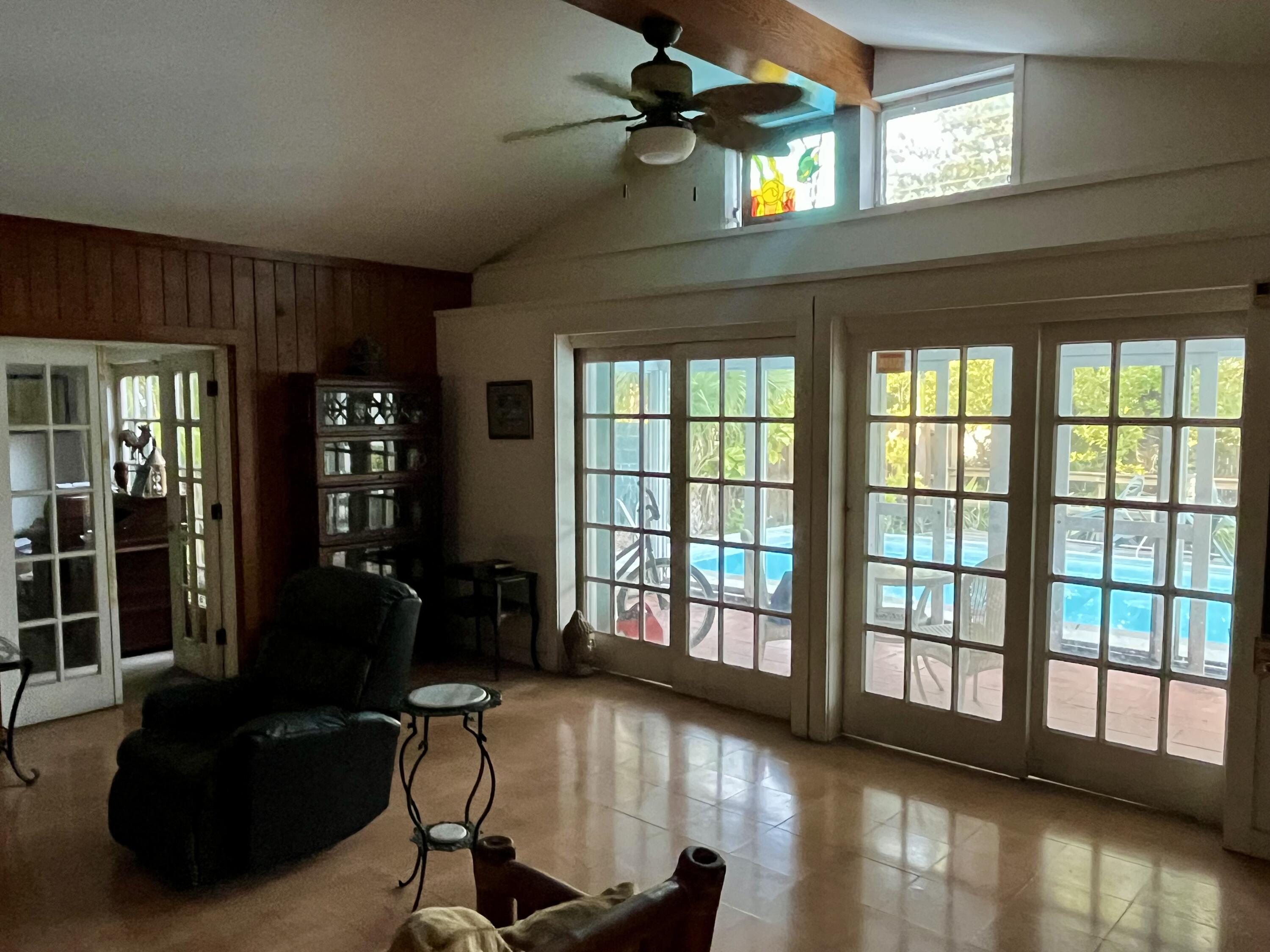 5 Hilton Haven Drive Property Photo 3