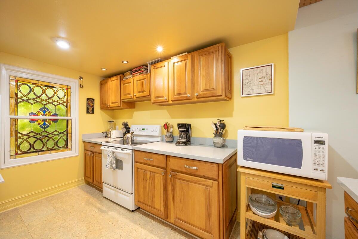 1212 Varela Street Property Photo 13