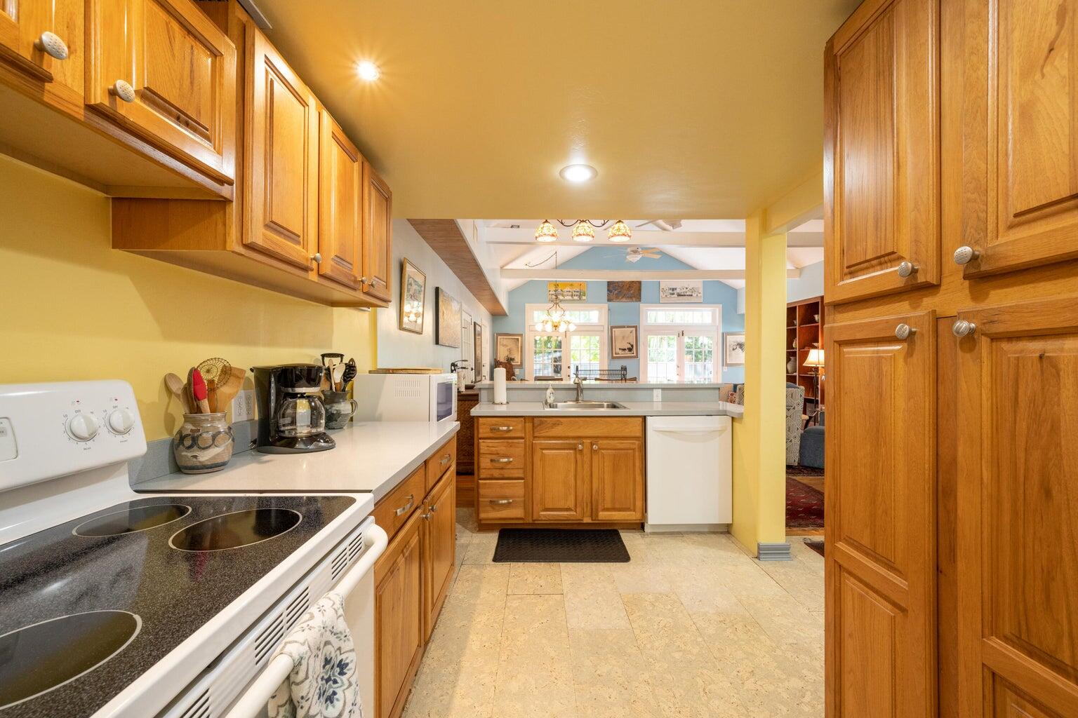 1212 Varela Street Property Photo 17