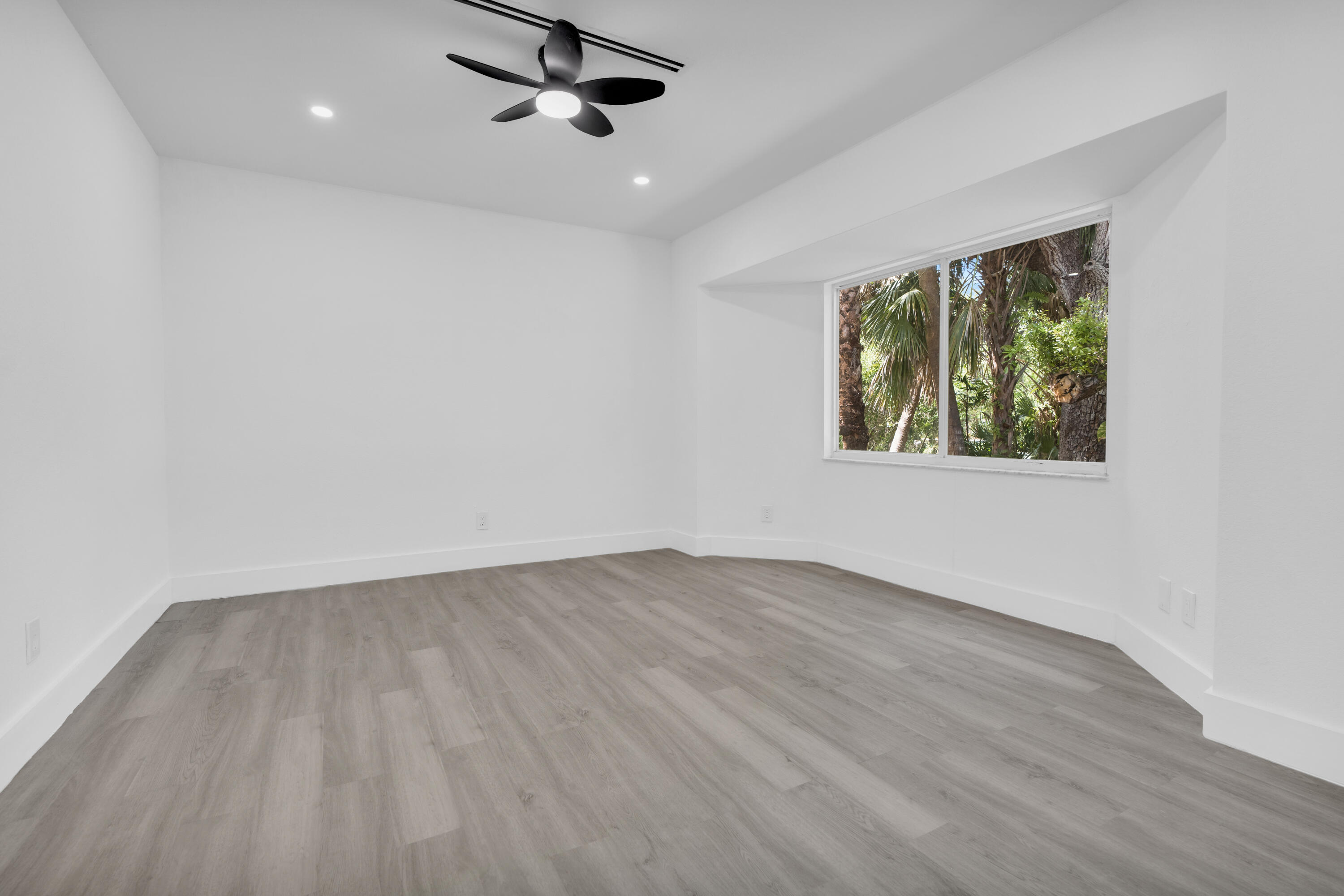 26140 Hapsburg Road Property Photo 16