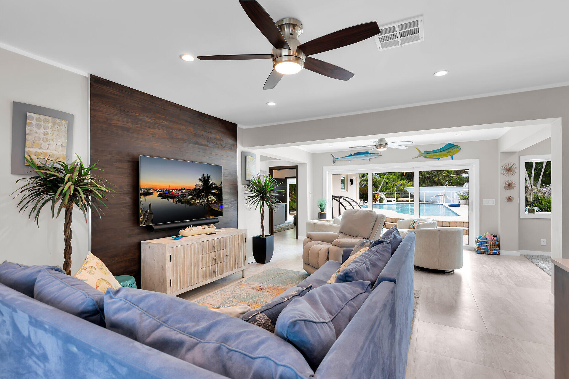 3728 Flagler Avenue Property Photo 11