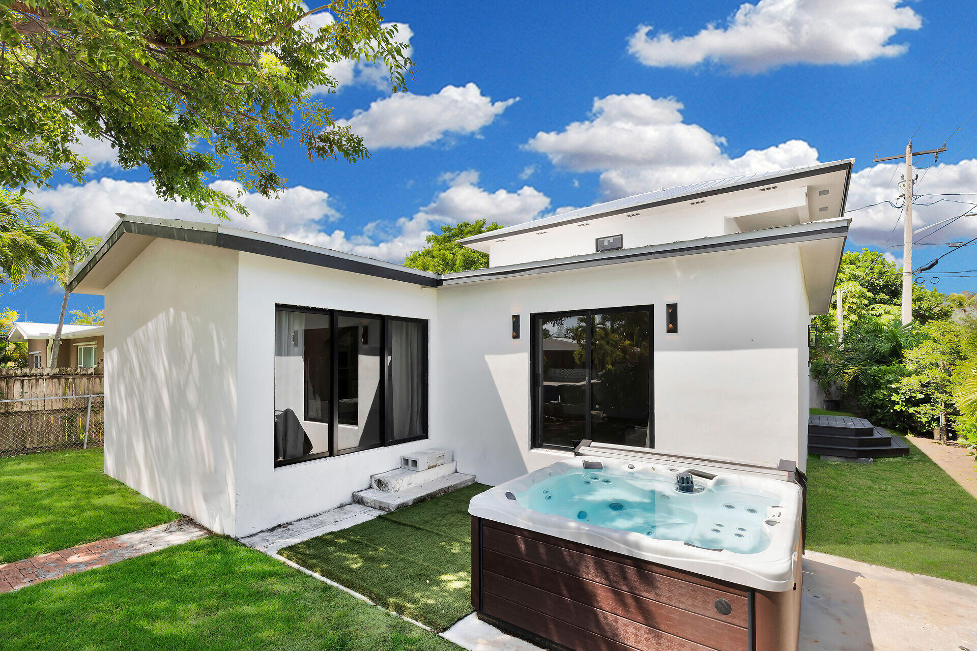 1423 Rose Street Property Photo 3