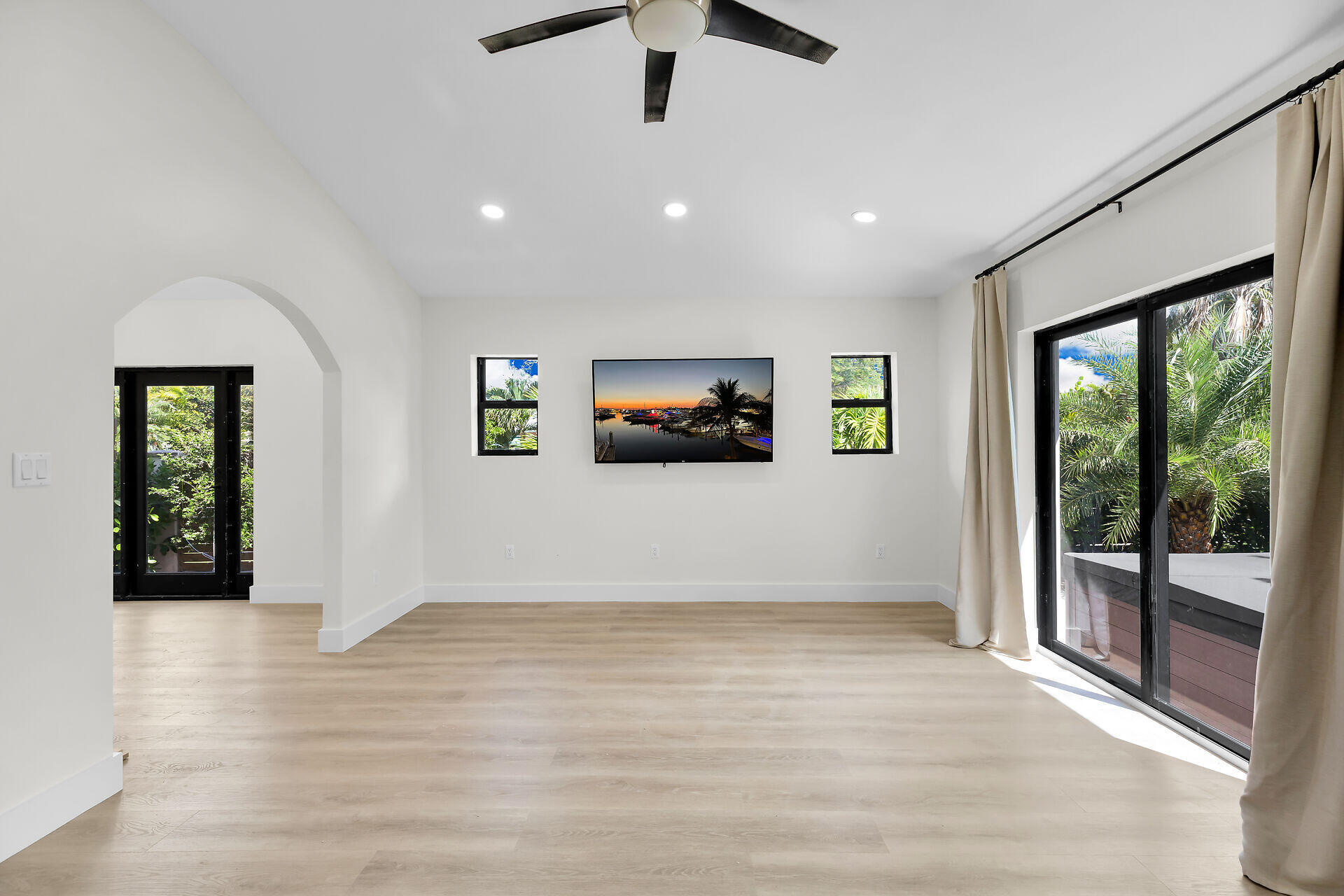 1423 Rose Street Property Photo 5