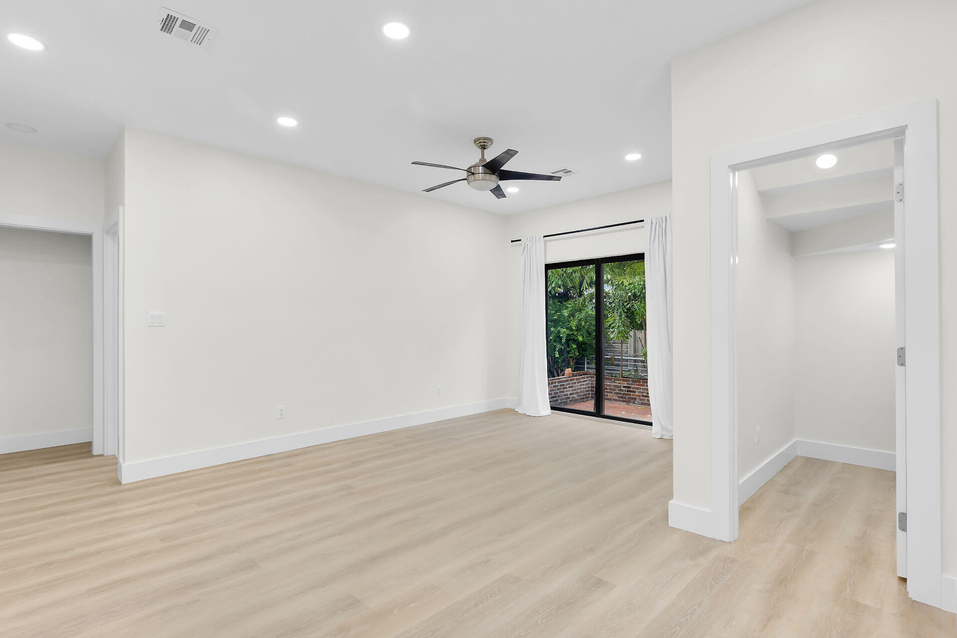 1423 Rose Street Property Photo 19