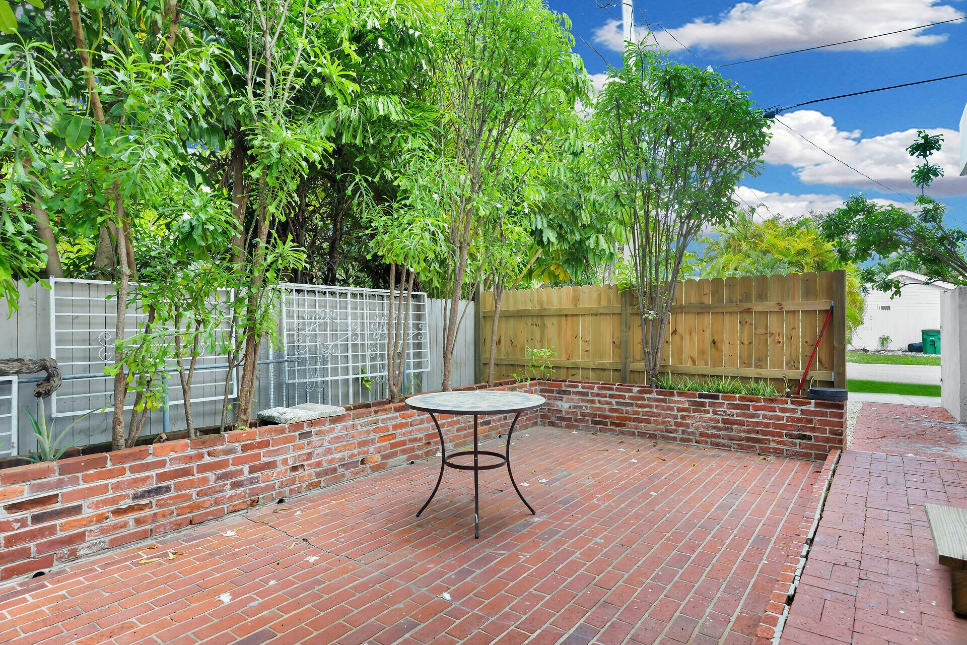 1423 Rose Street Property Photo 32
