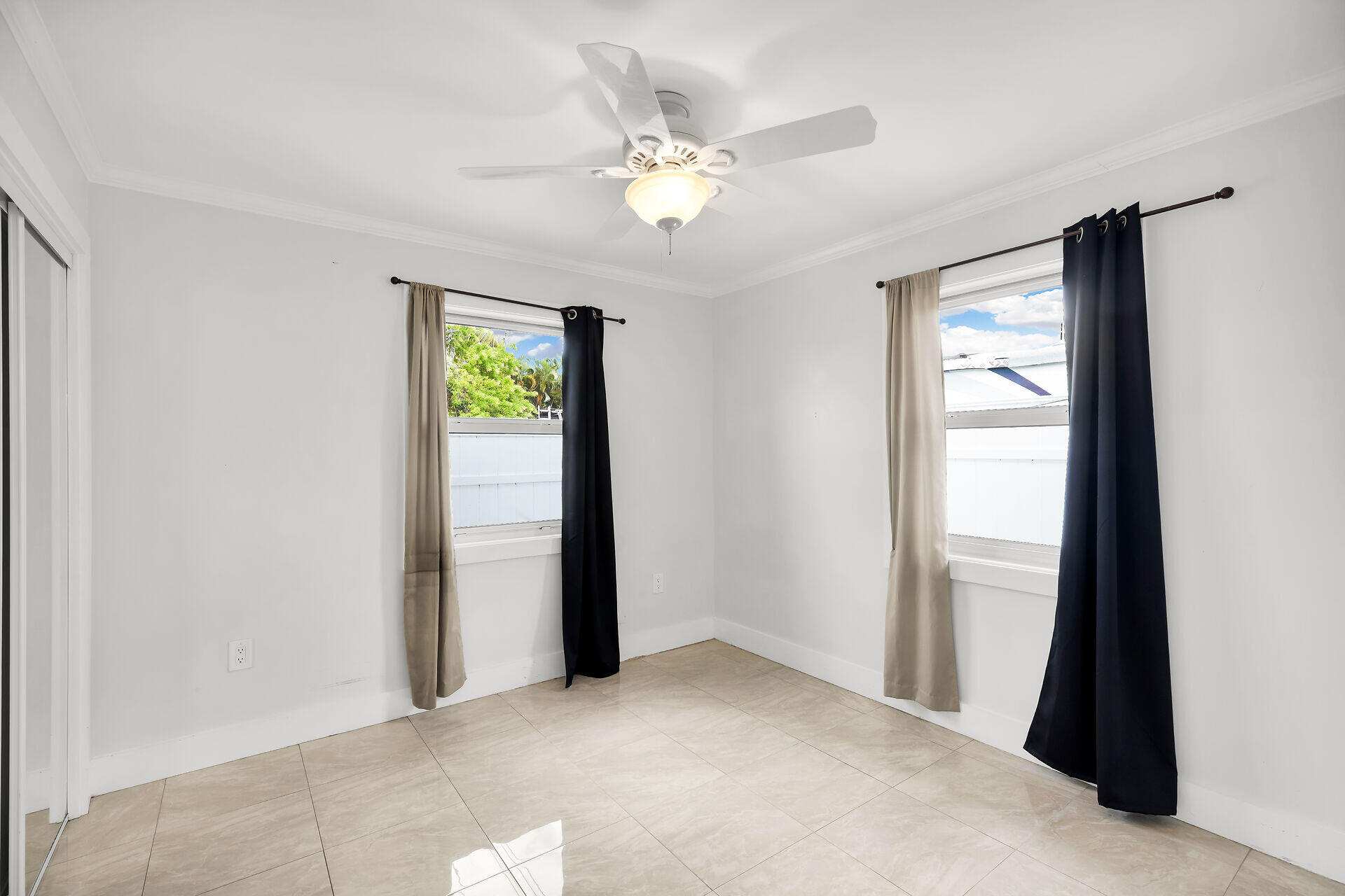 6415 2nd Terrace Property Photo 18