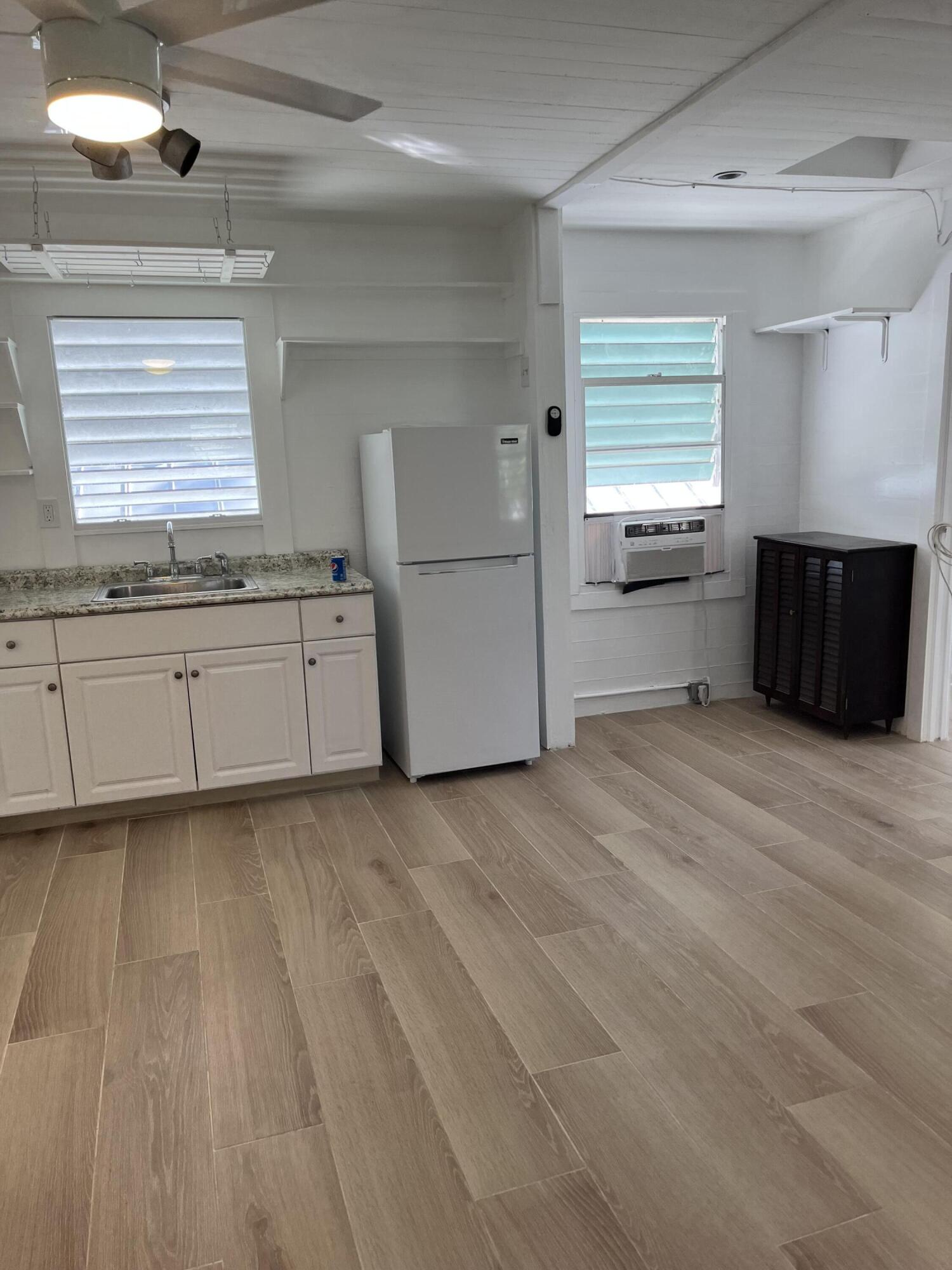 809 Fleming Street Property Photo 4