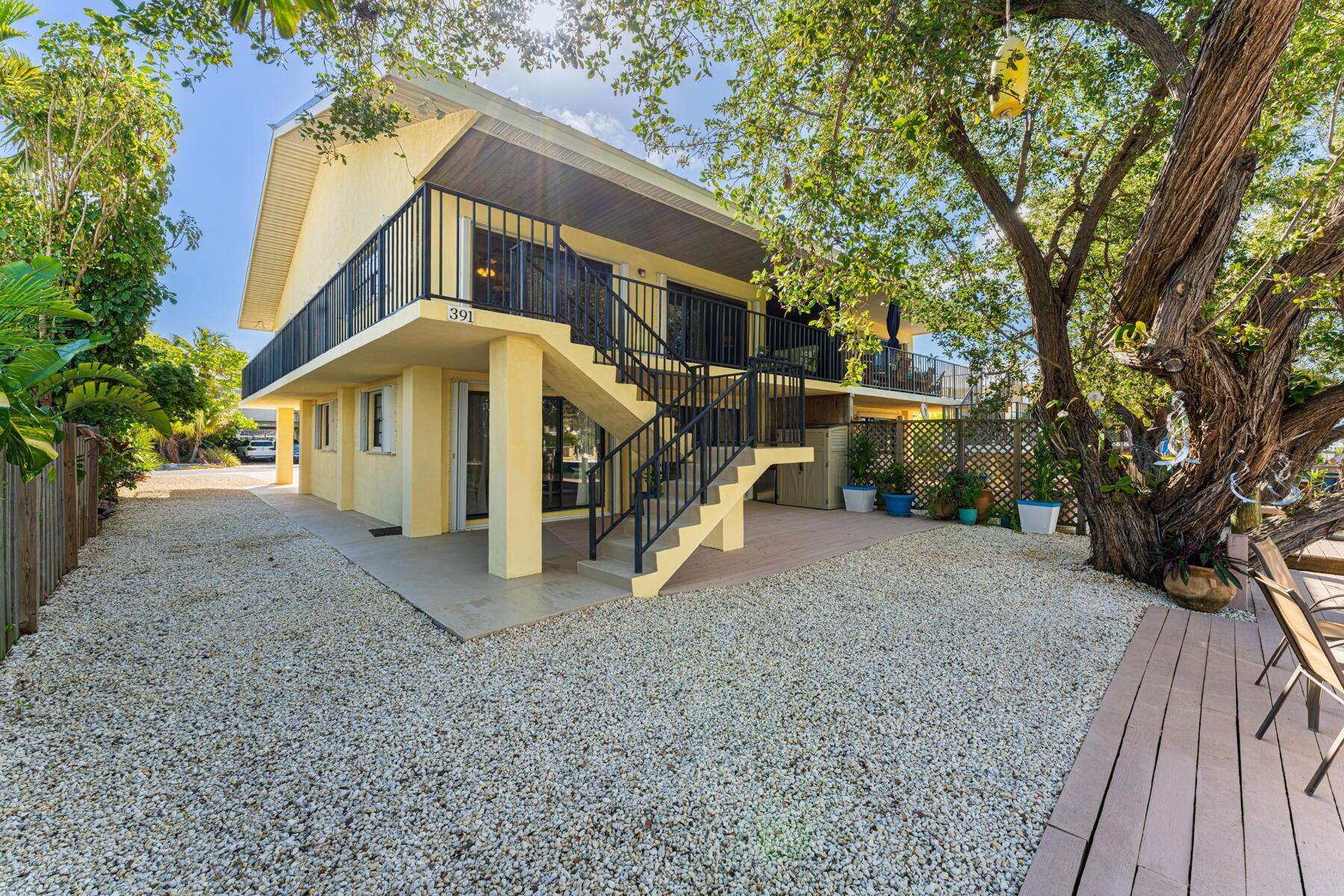 391 10th Street Property Photo 12