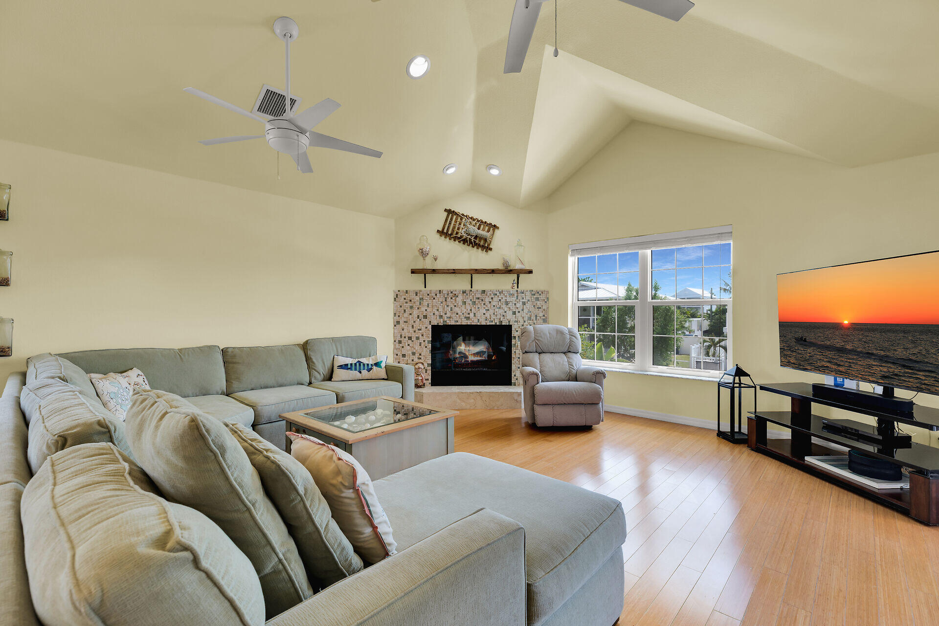27416 Tobago Lane Property Photo 6