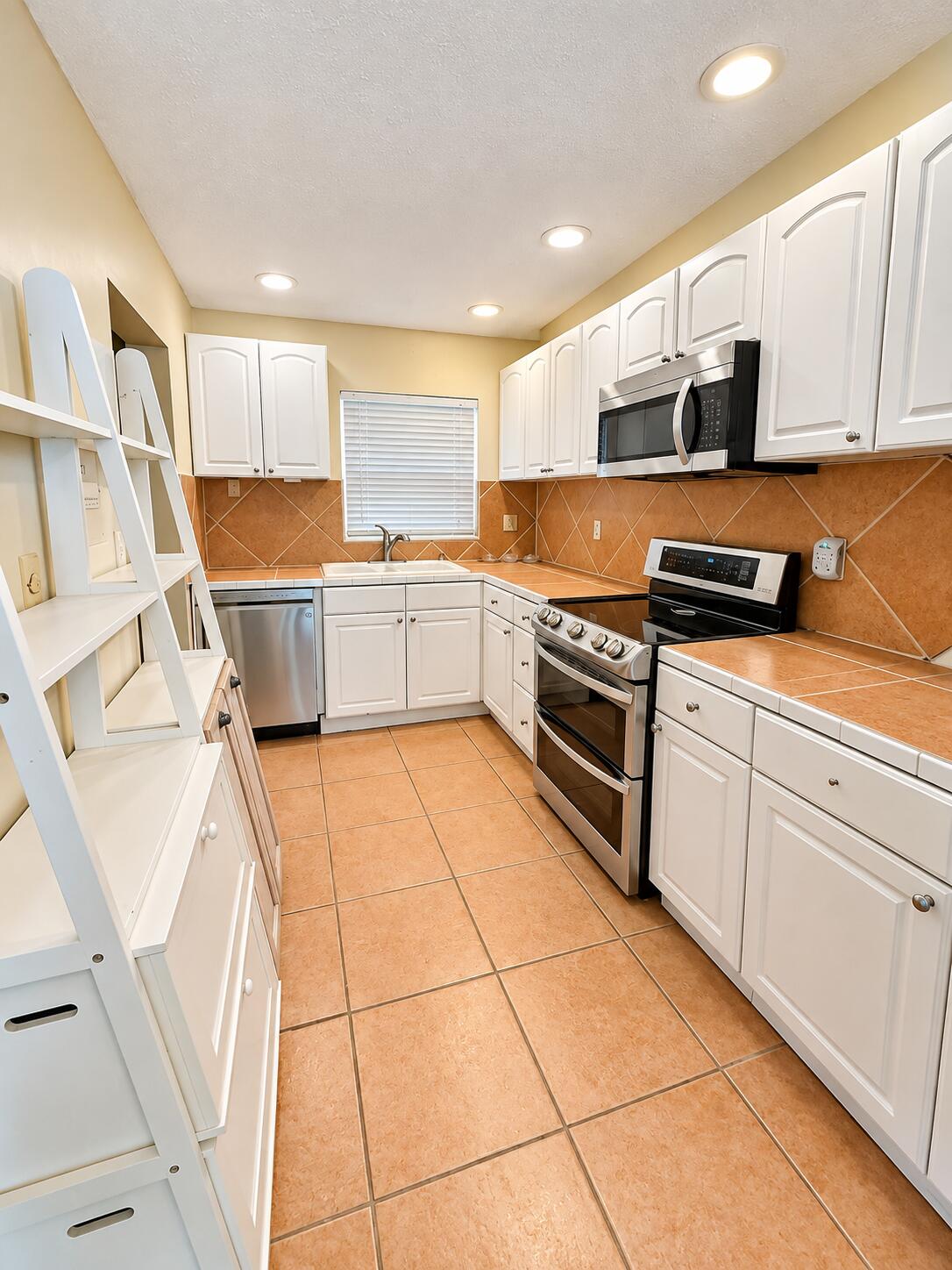 79901 Overseas Highway 220 Property Photo 5