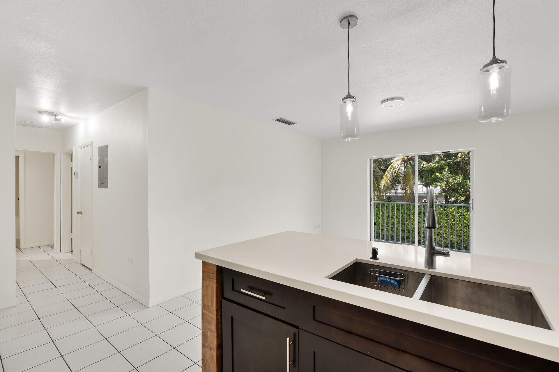 1129 Pebble Beach Lane Apt 11 Property Photo 9