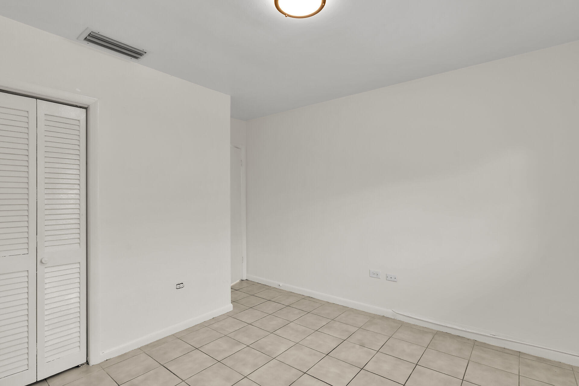 1129 Pebble Beach Lane Apt 11 Property Photo 15