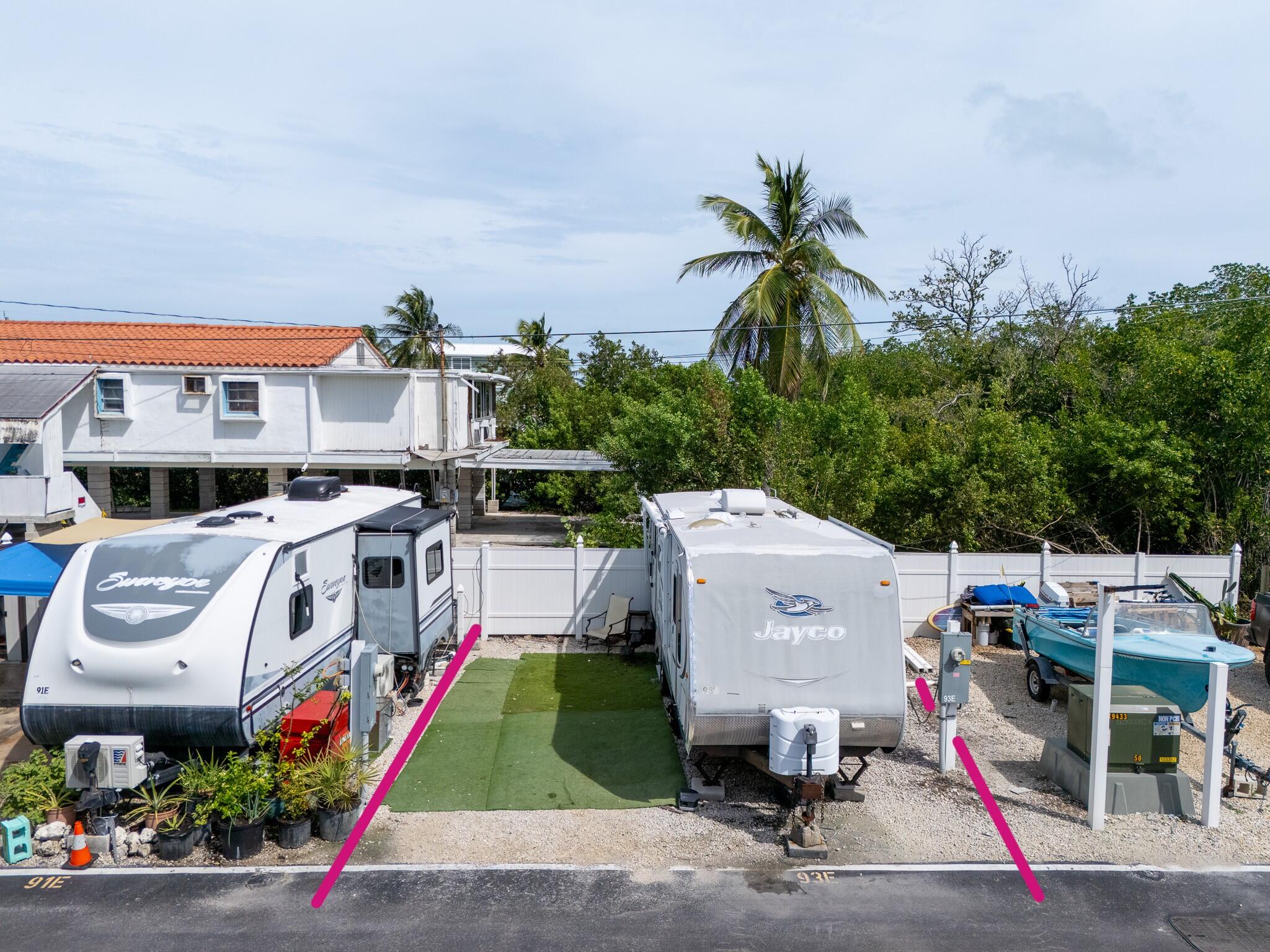 6099 Overseas Highway 93e Property Photo 1