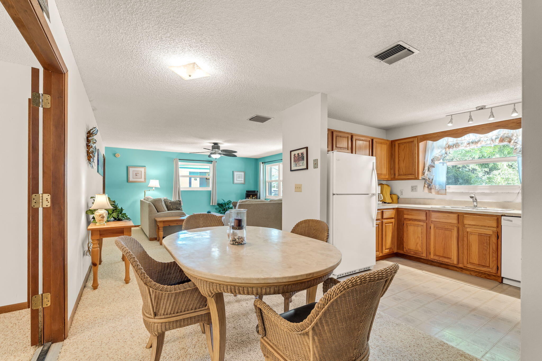 209 2nd Street Property Photo 2