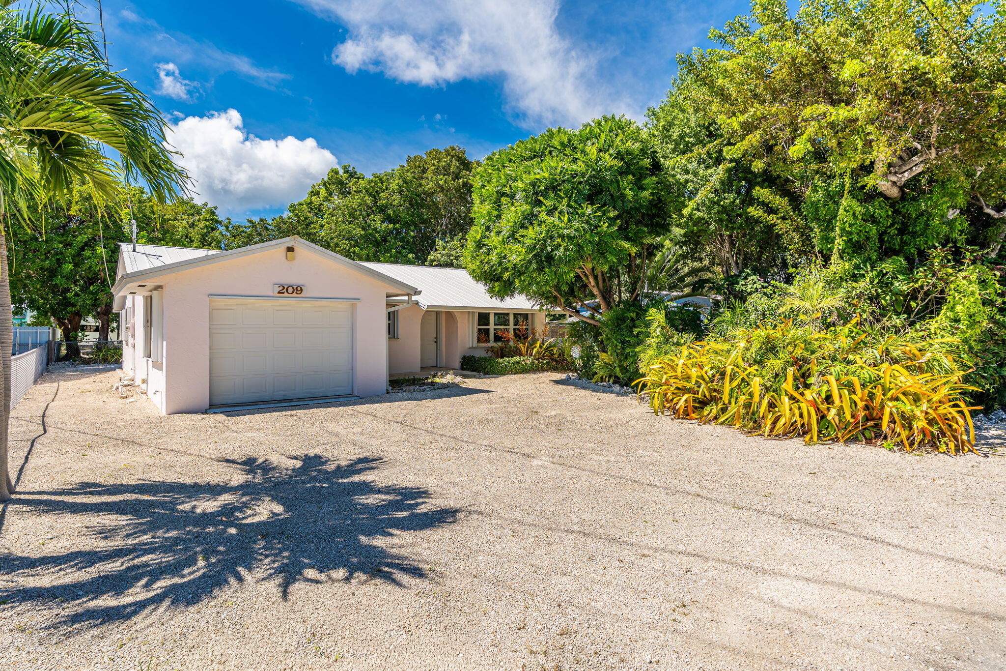 209 2nd Street Property Photo 5