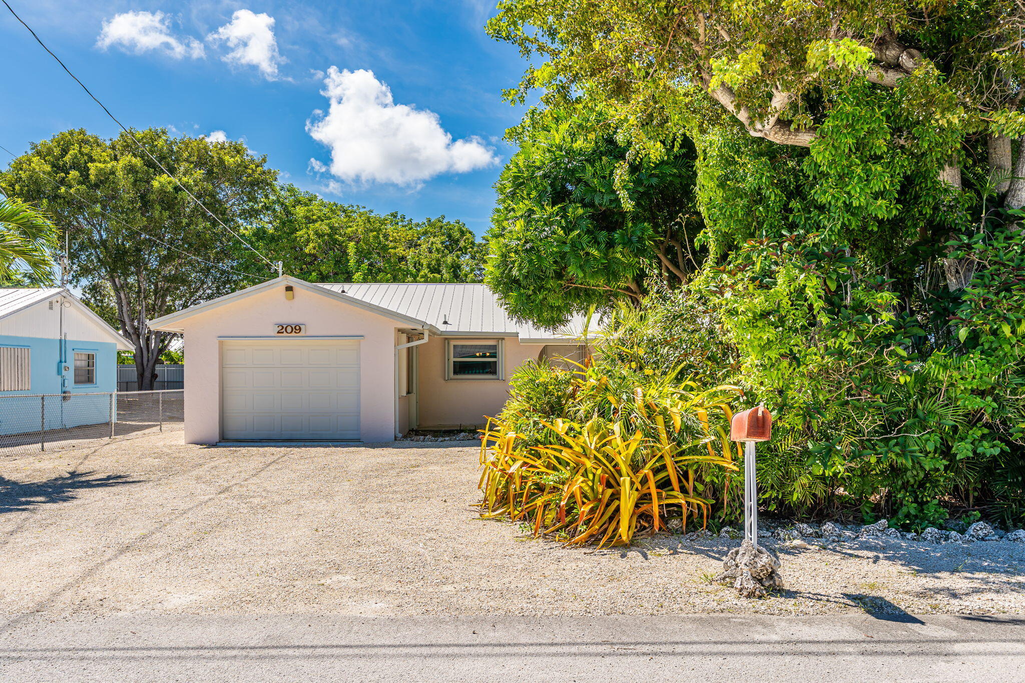 209 2nd Street Property Photo 12