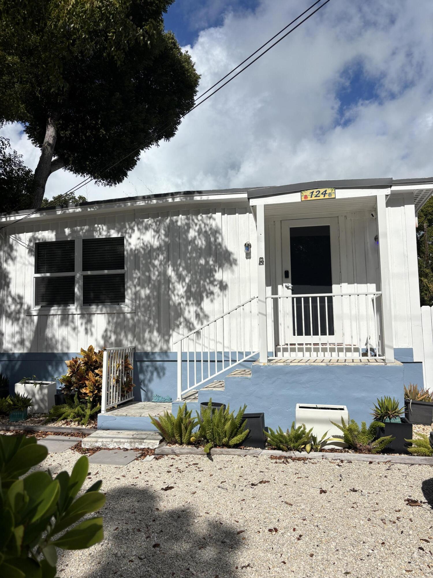 124 S Bay Harbor Drive Property Photo 1
