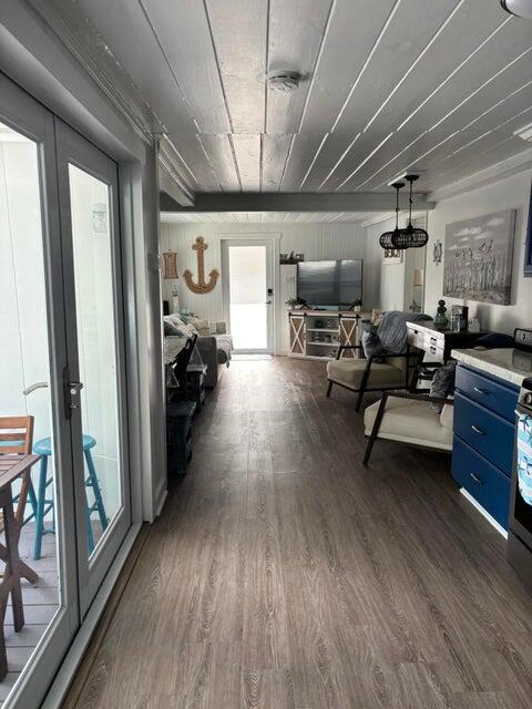 124 S Bay Harbor Drive Property Photo 20