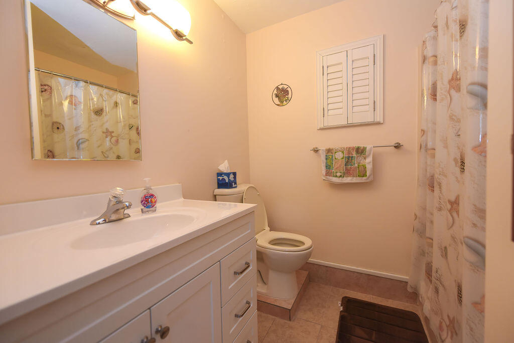 313 2nd Terrace Property Photo 32