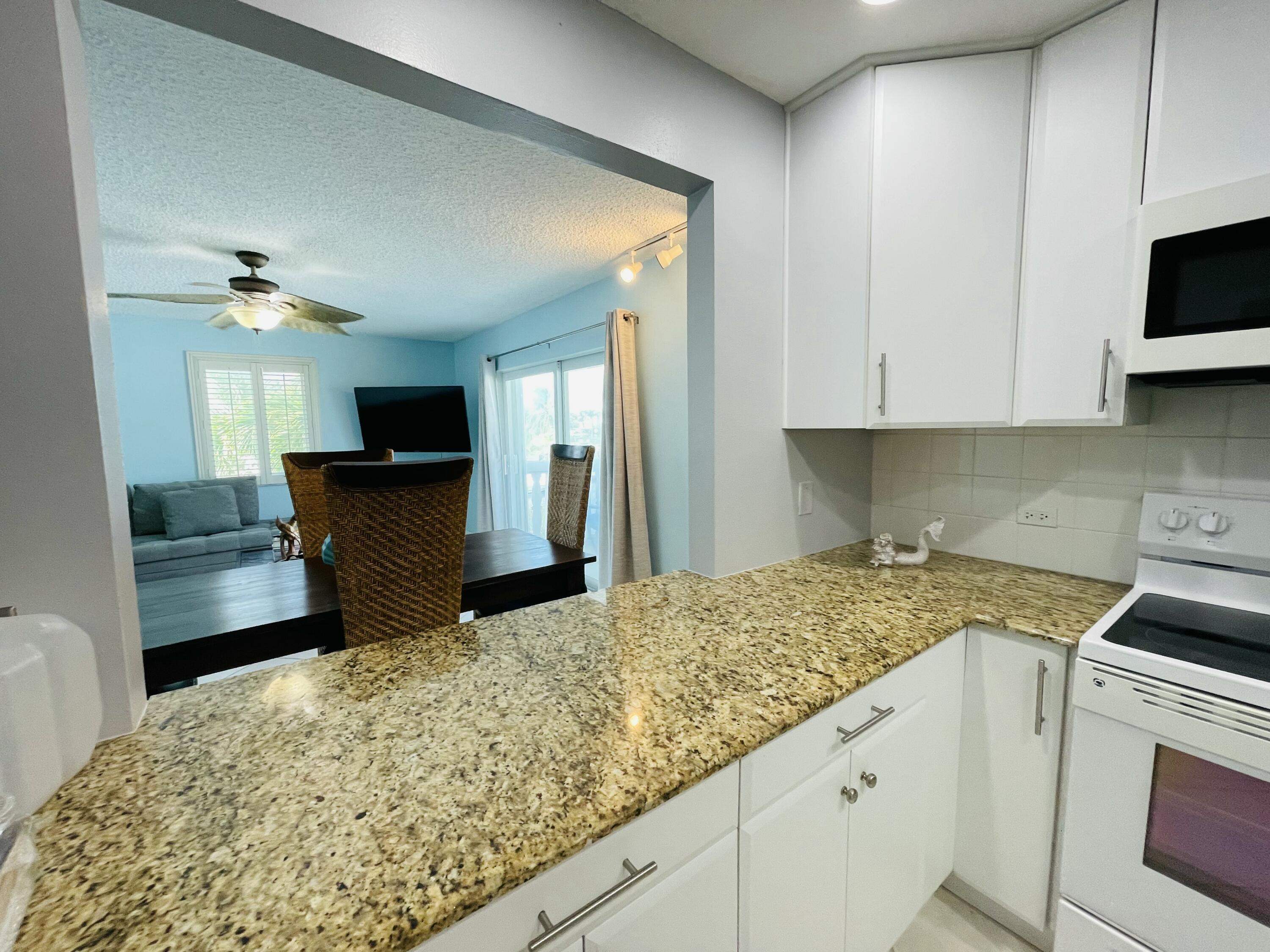 11 Sombrero Boulevard 12e Property Photo 6