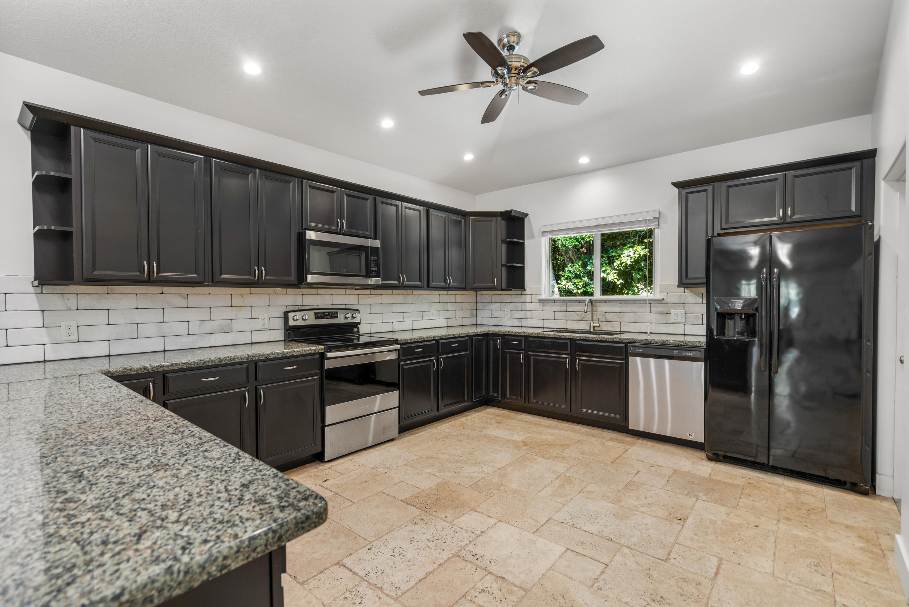 639 Cabrera Street Property Photo 6