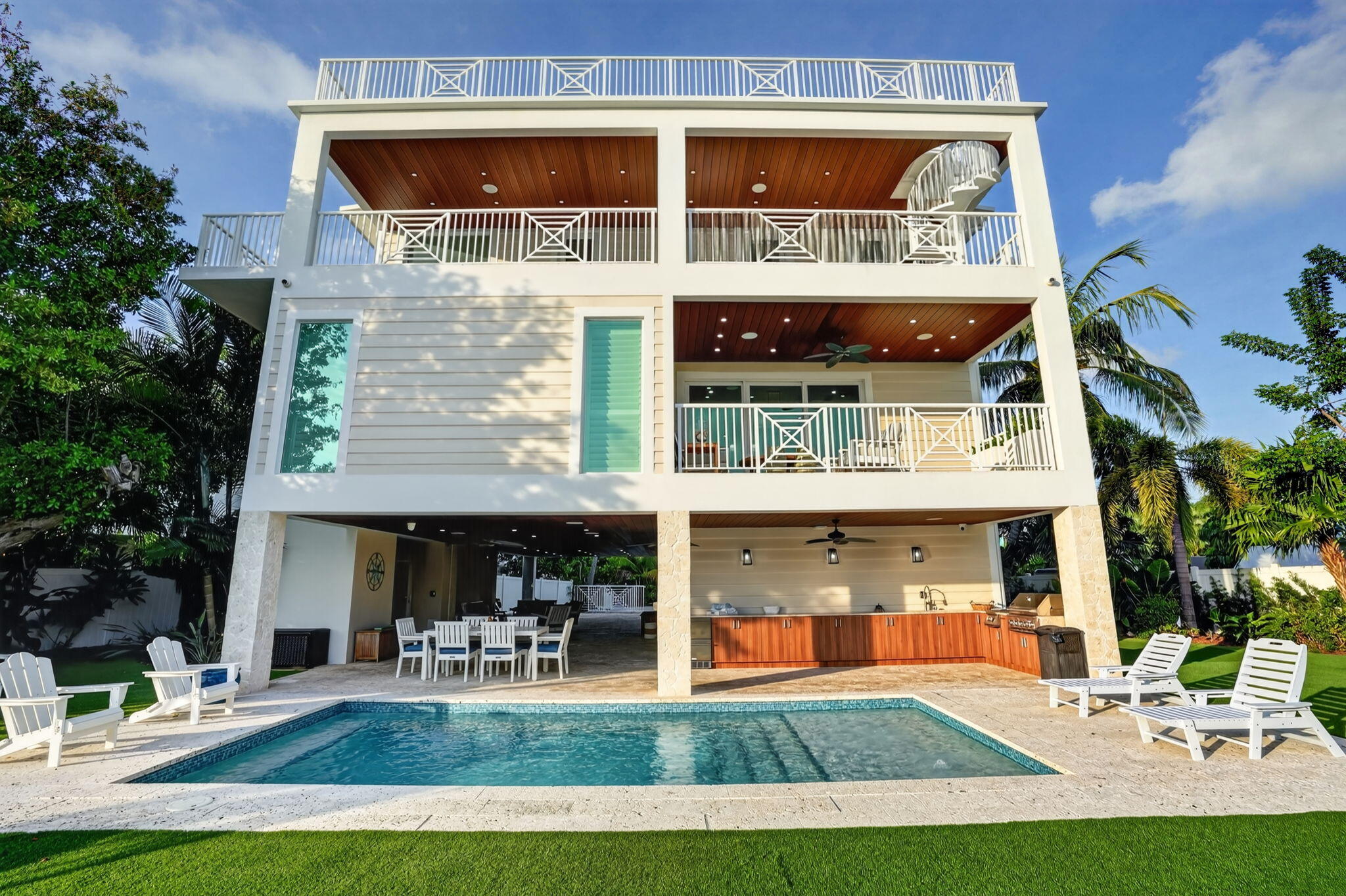 328 S Coconut Palm Boulevard Property Photo 1