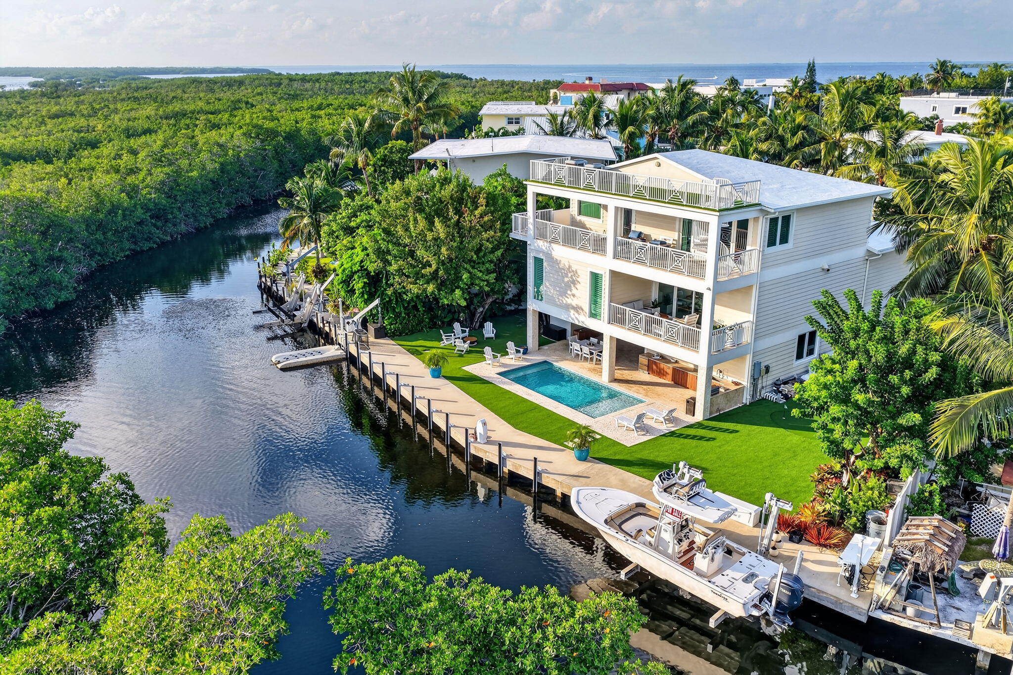 328 S Coconut Palm Boulevard Property Photo 2