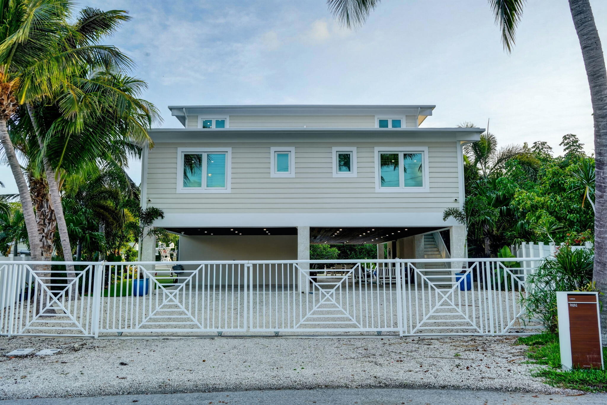 328 S Coconut Palm Boulevard Property Photo 3