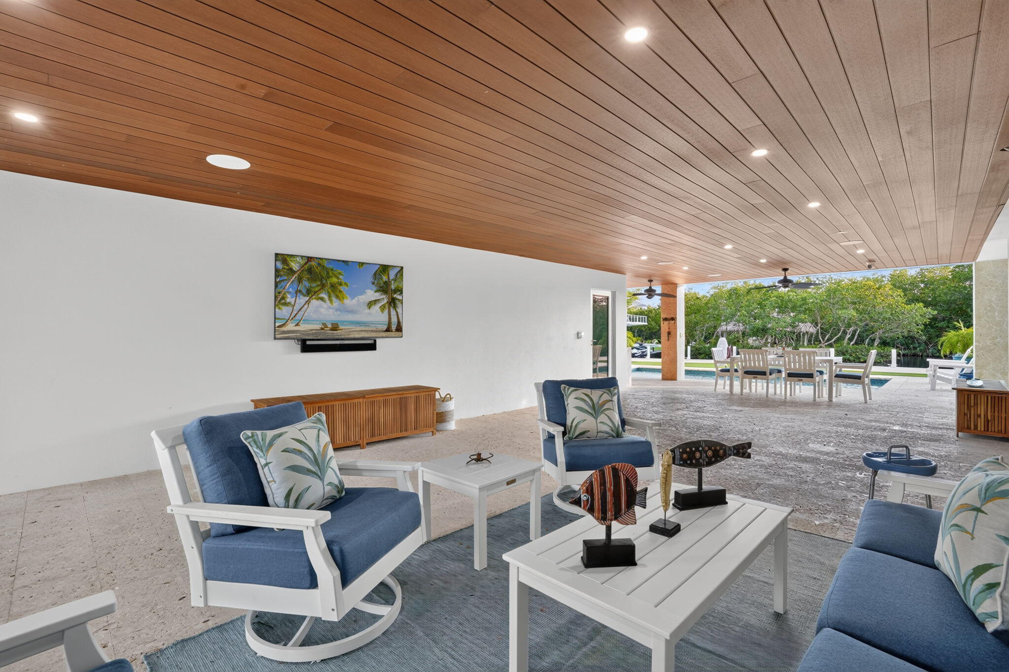 328 S Coconut Palm Boulevard Property Photo 18