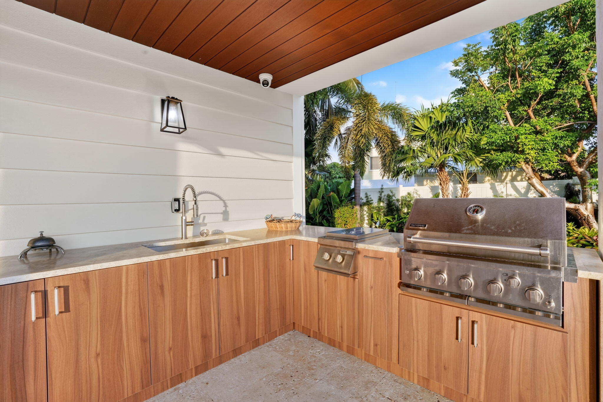 328 S Coconut Palm Boulevard Property Photo 23