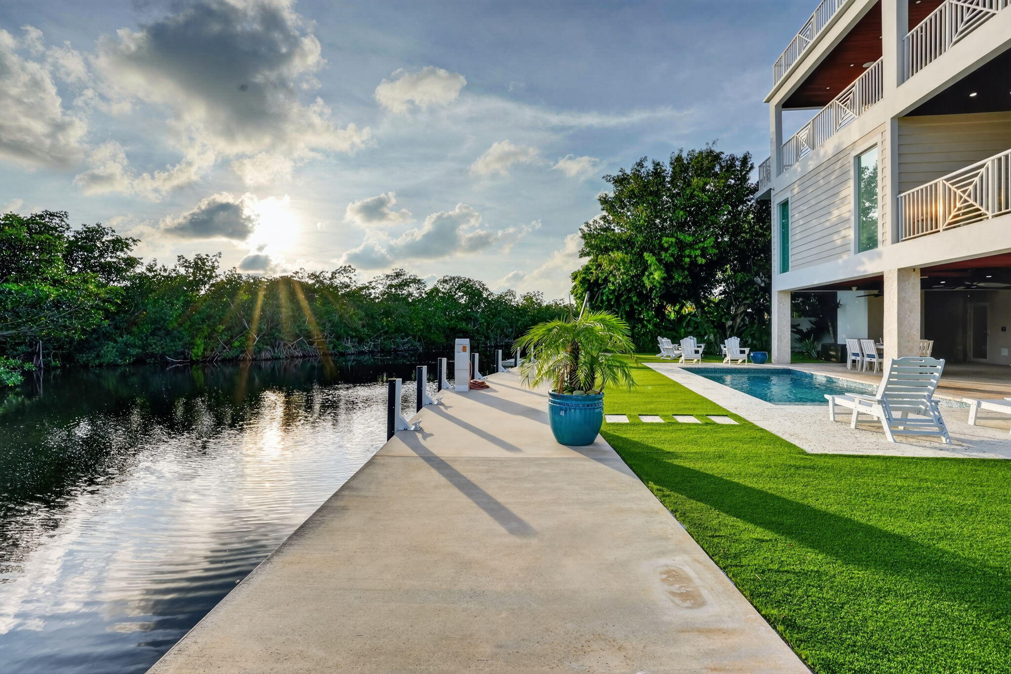 328 S Coconut Palm Boulevard Property Photo 29