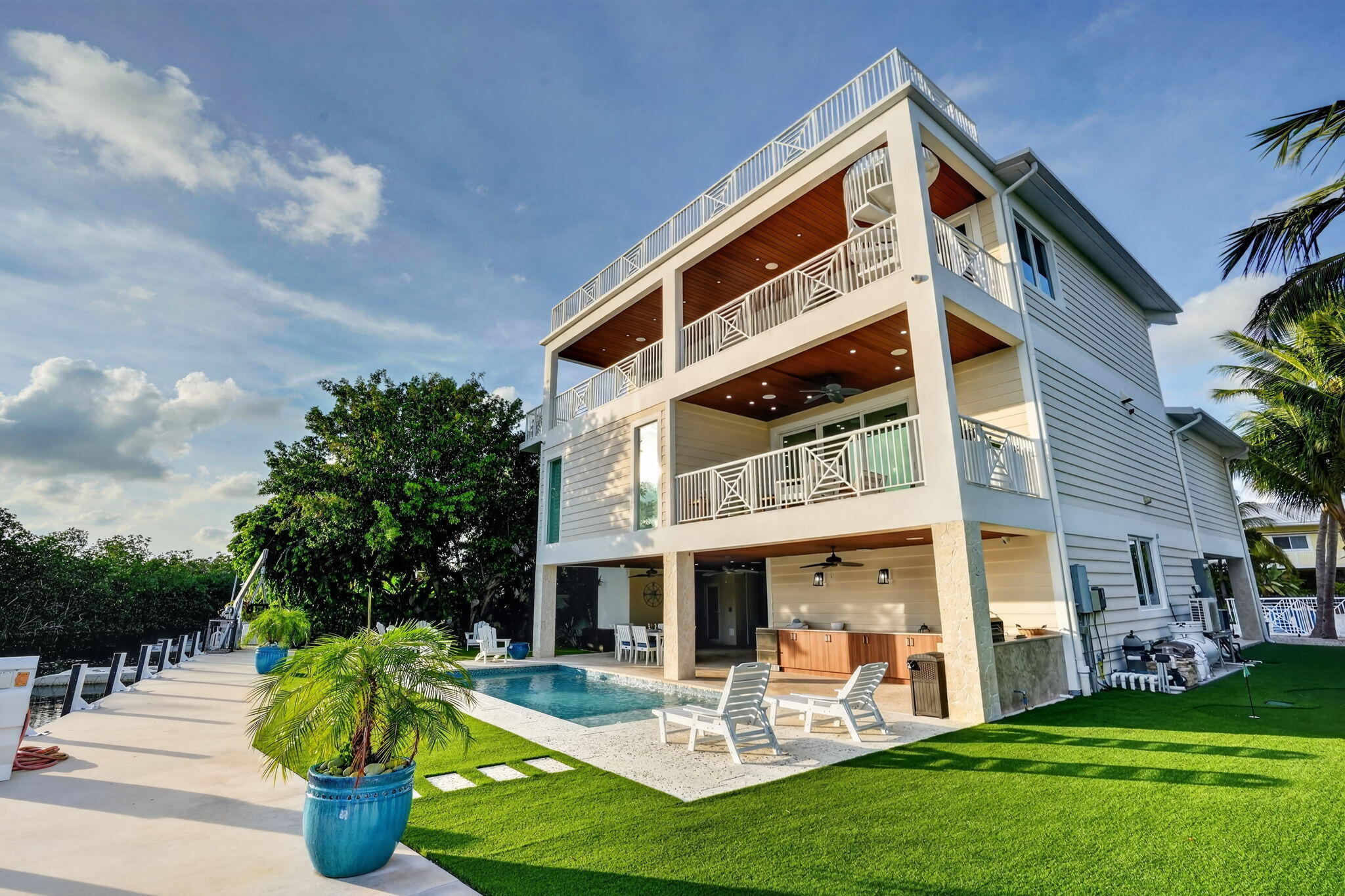 328 S Coconut Palm Boulevard Property Photo 33