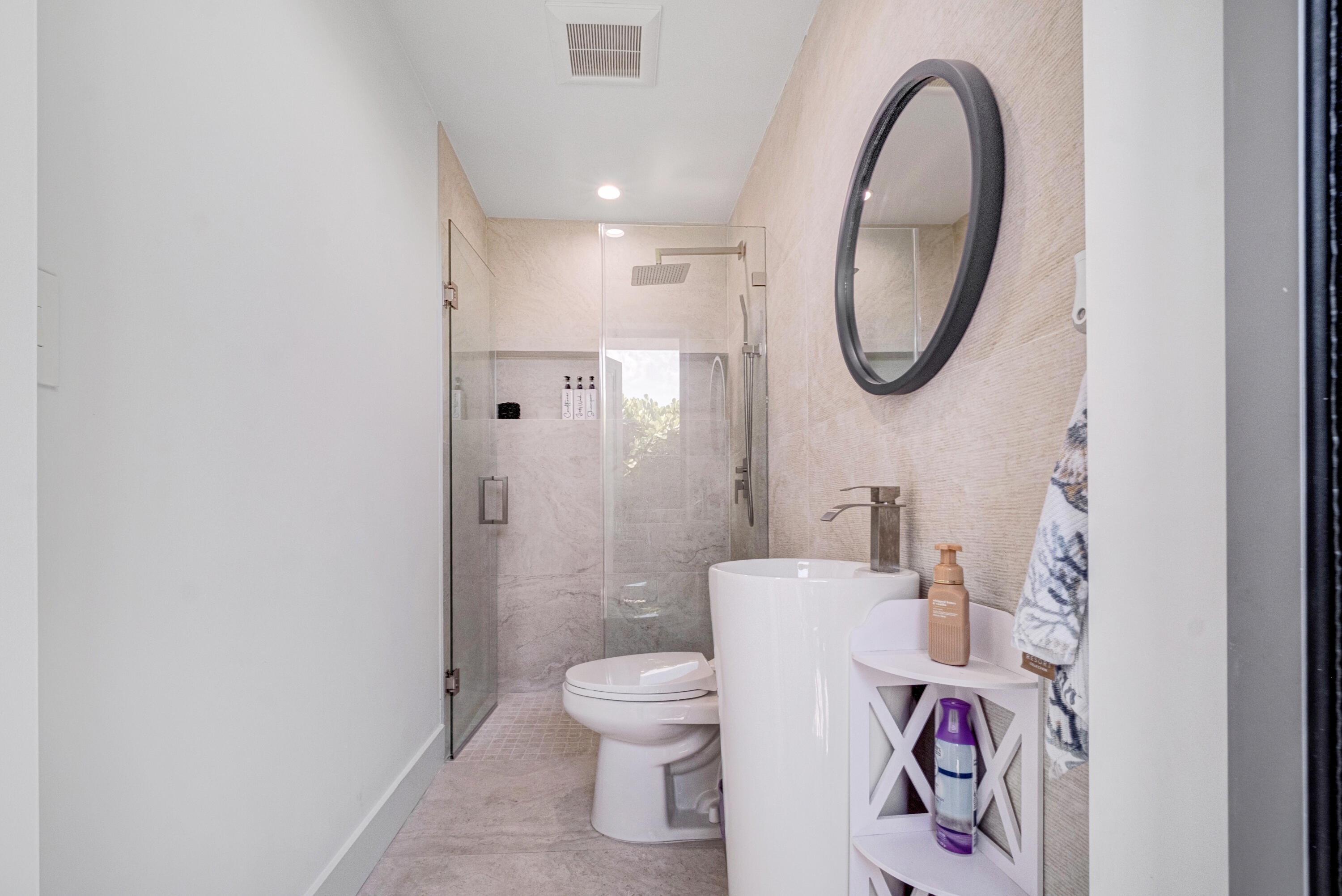 164 W Avenue C Property Photo 10