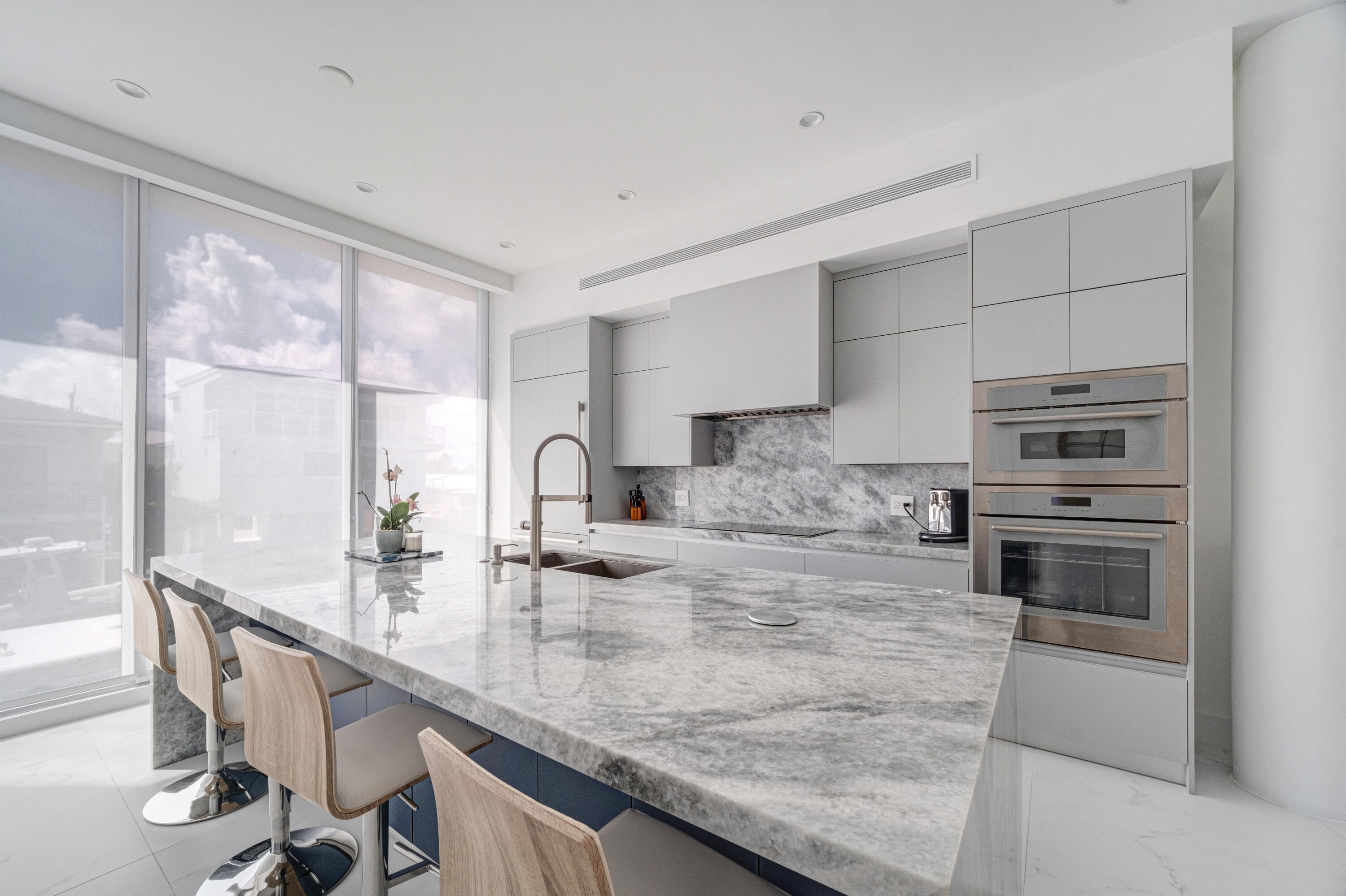 164 W Avenue C Property Photo 15