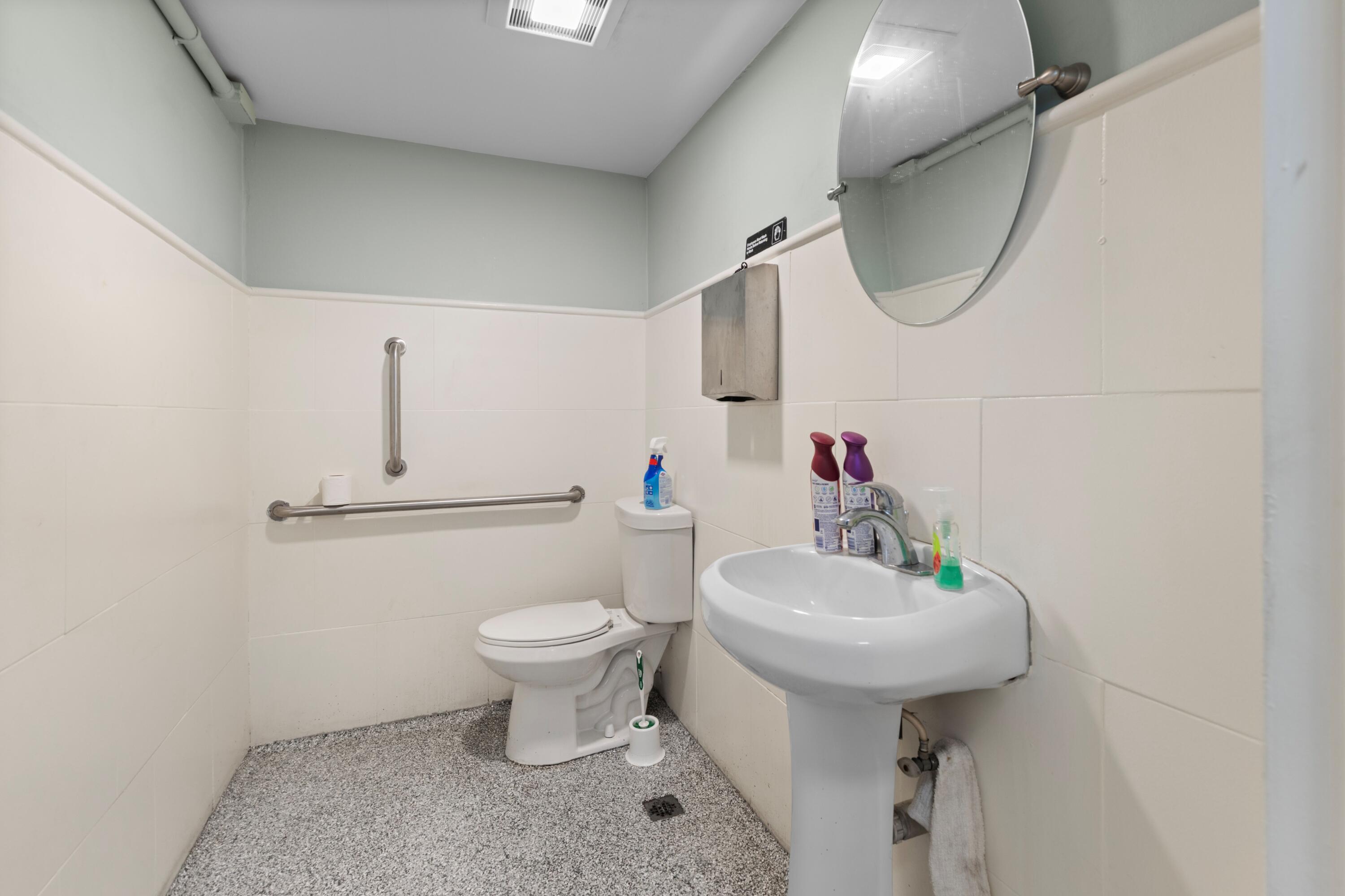 1000 Eaton Street Property Photo 16