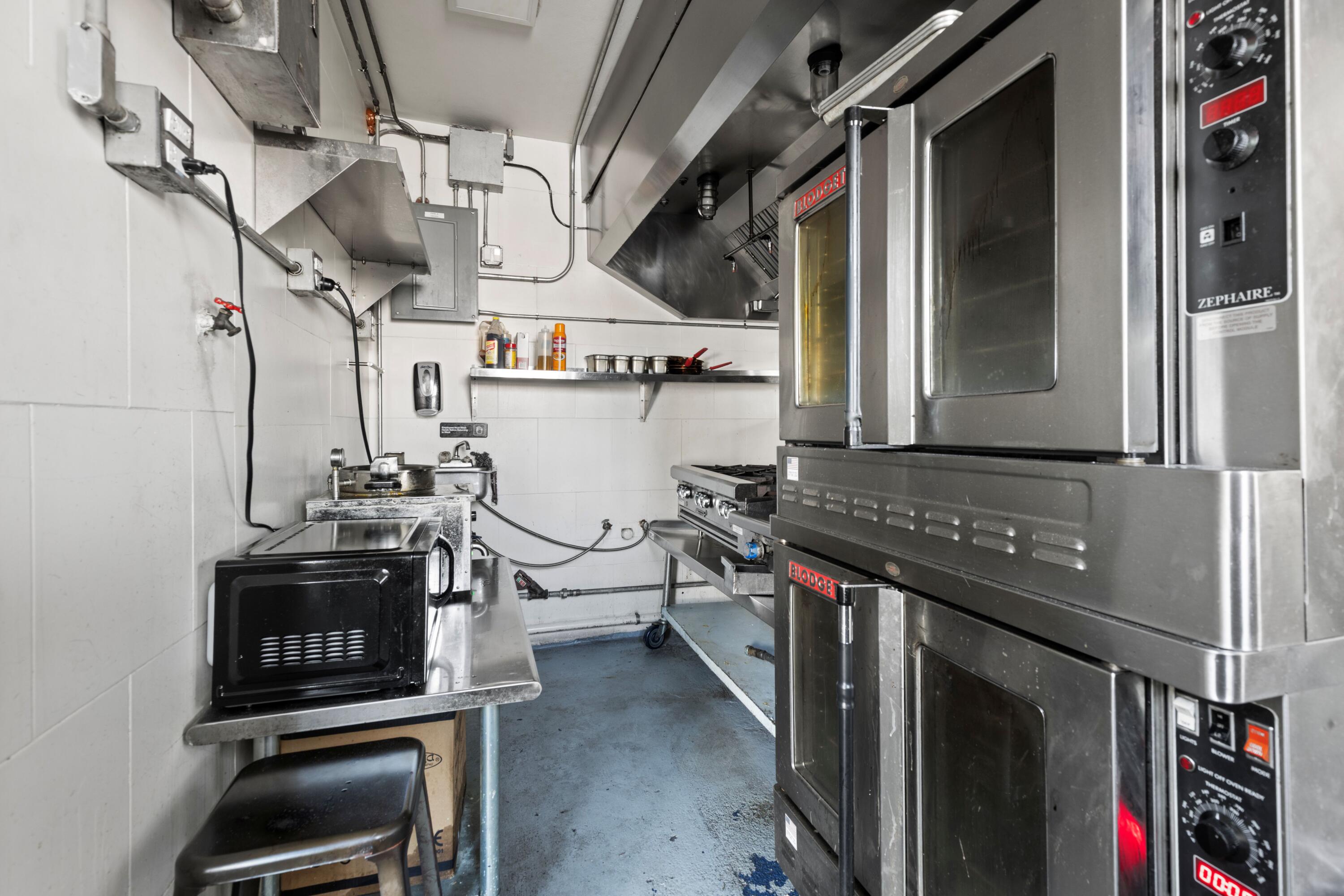 1000 Eaton Street Property Photo 20