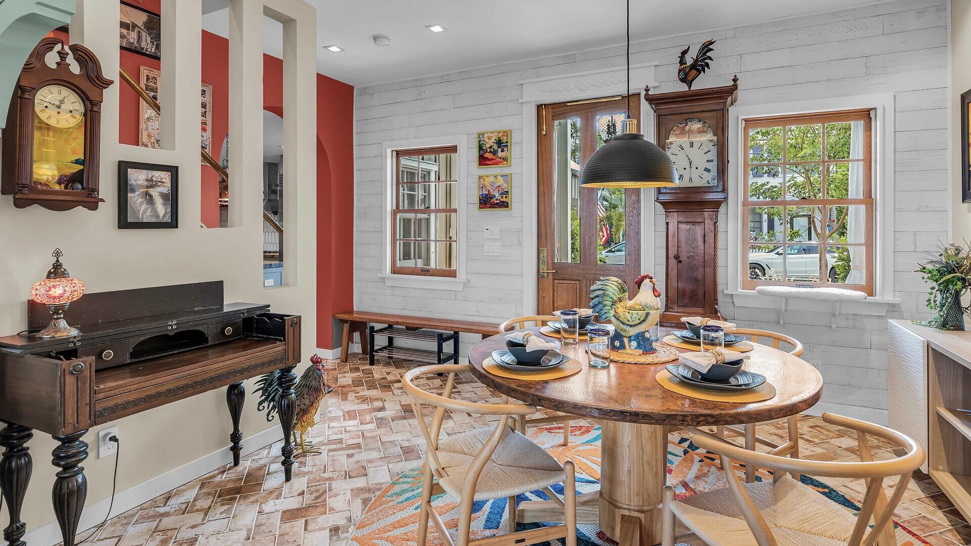 811 Olivia Street Property Photo 4