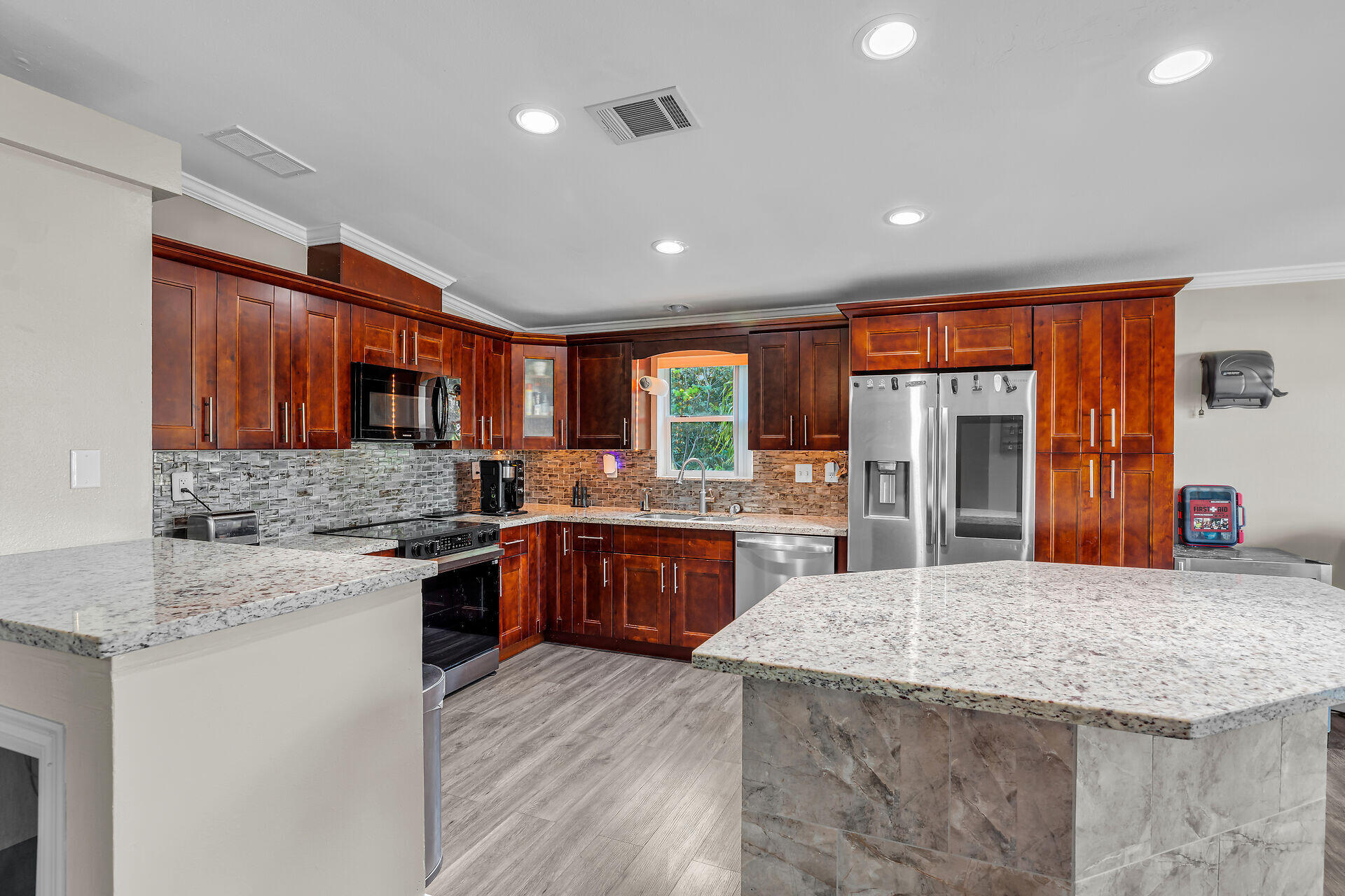 308 Vaca Road Property Photo 2