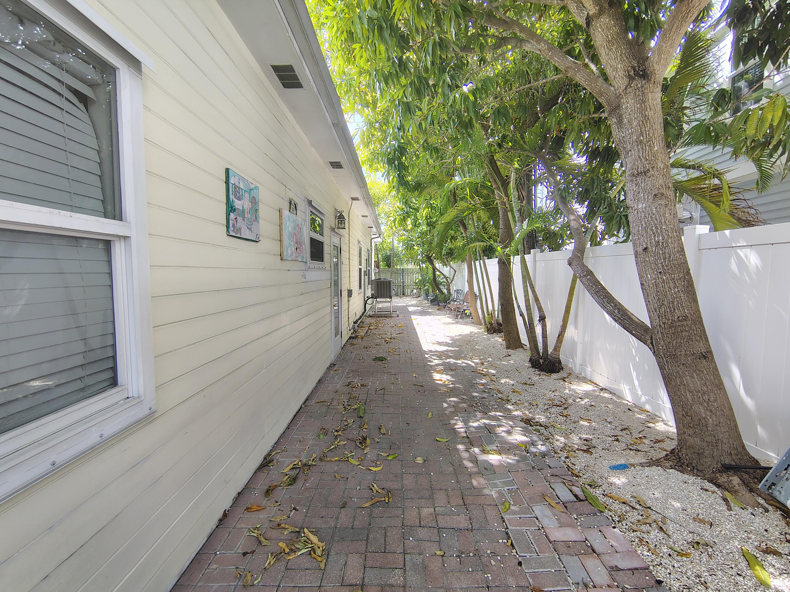 5435 5th Avenue Property Photo 24