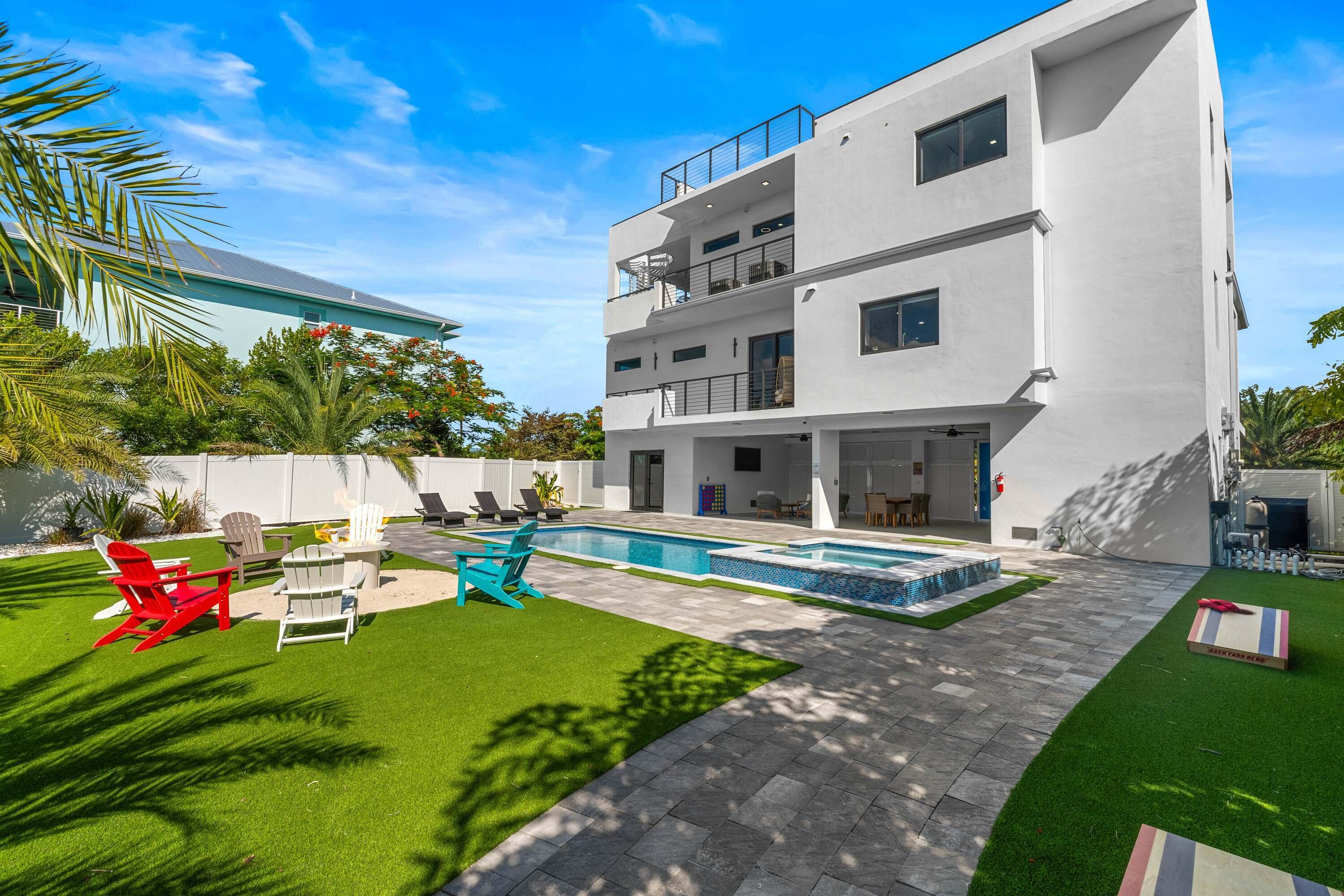 136 Coco Plum Drive Property Photo 6
