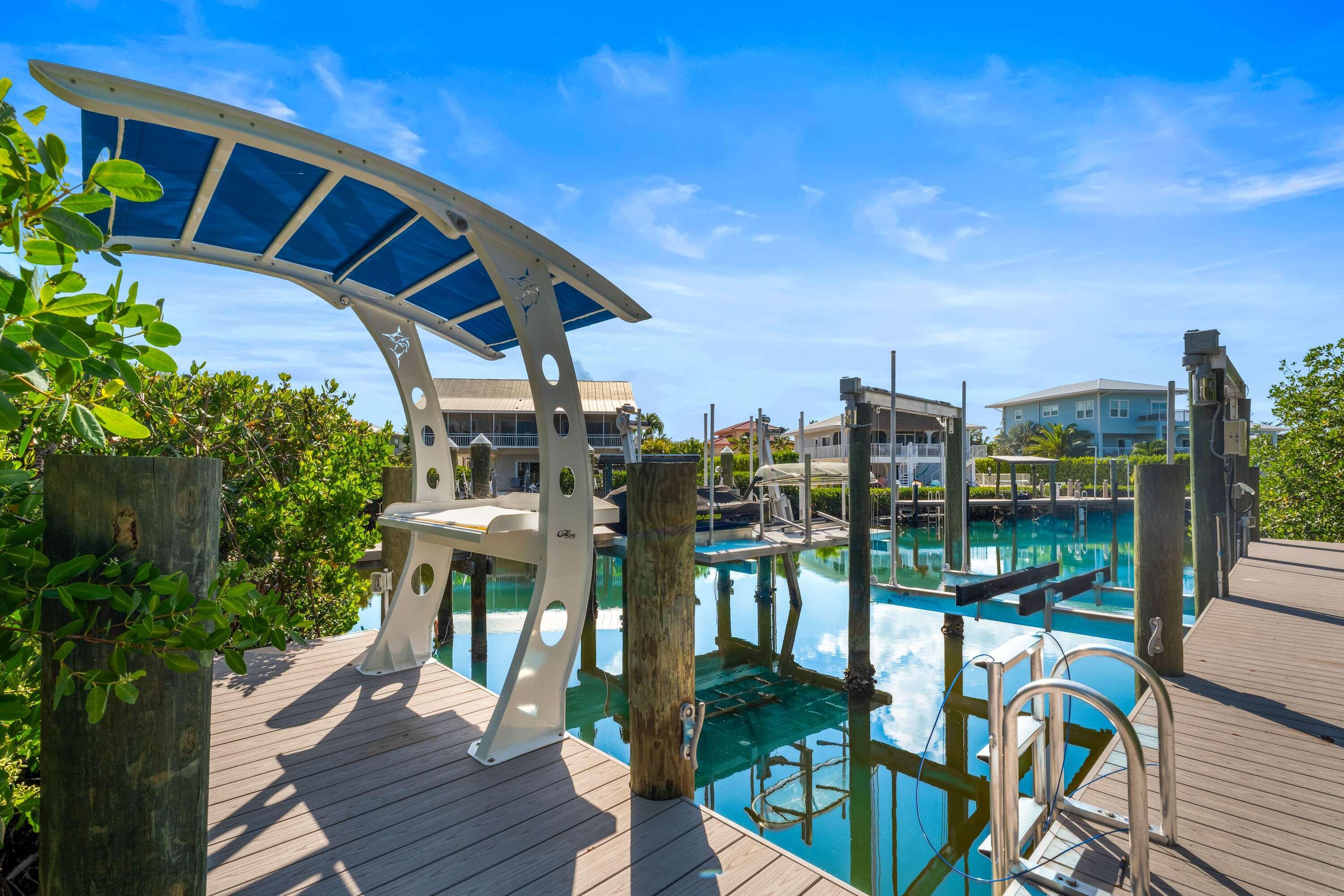 136 Coco Plum Drive Property Photo 9