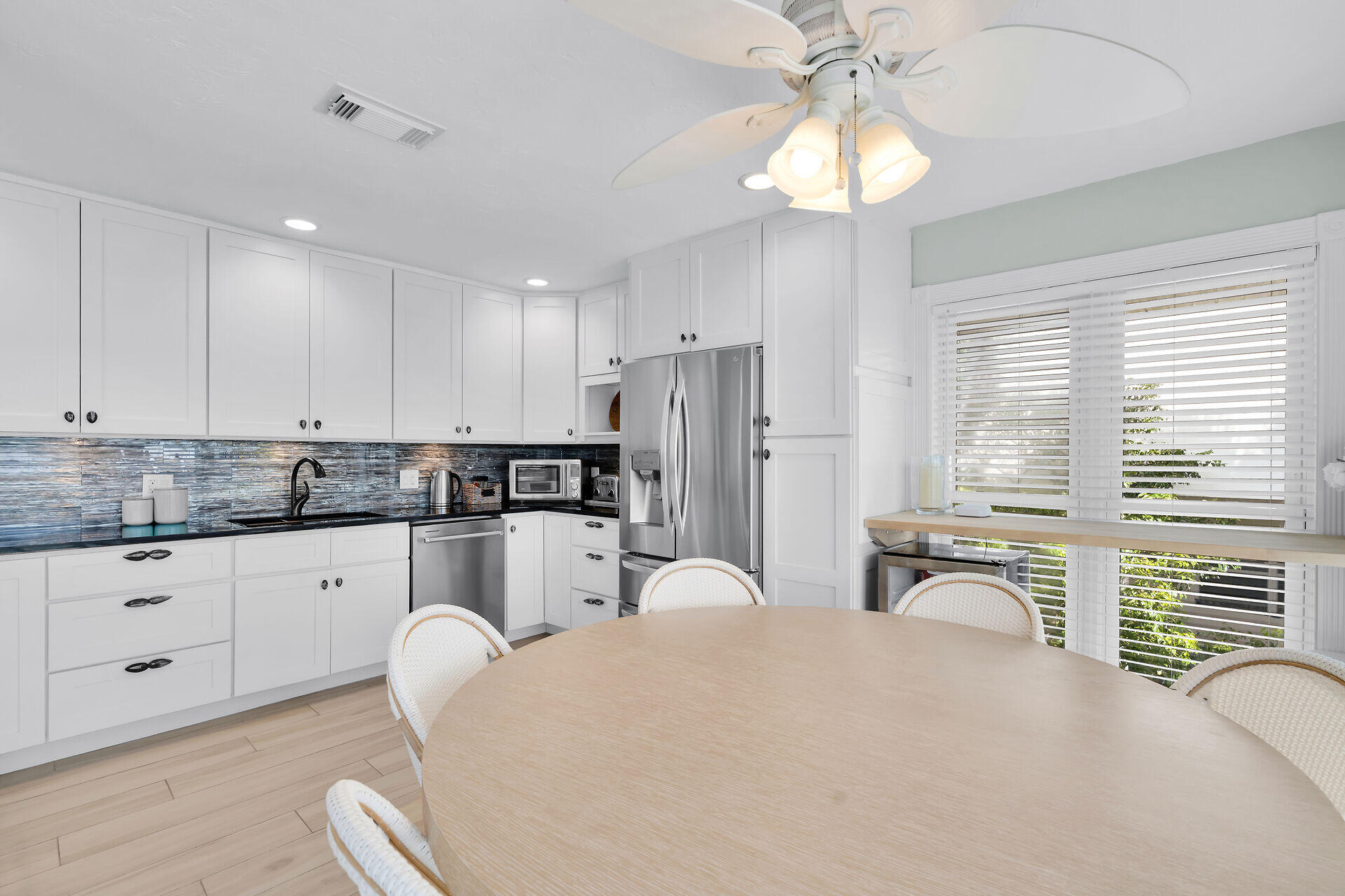 2110 Dolphin Drive Property Photo 7