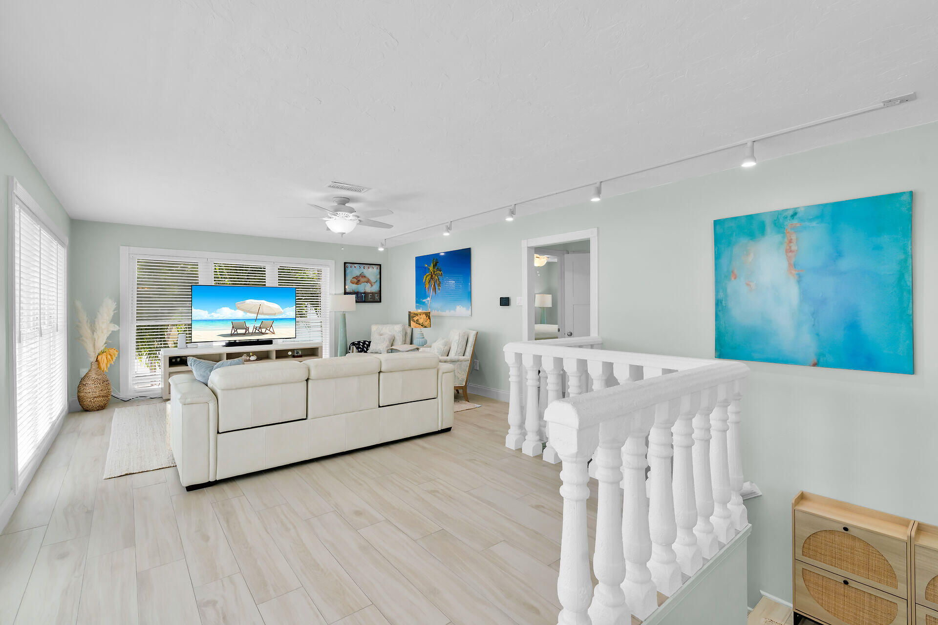 2110 Dolphin Drive Property Photo 13
