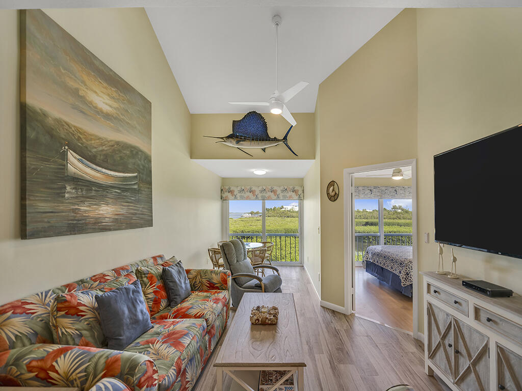 9812 Leeward Avenue 30' Boat Slip Property Photo 2