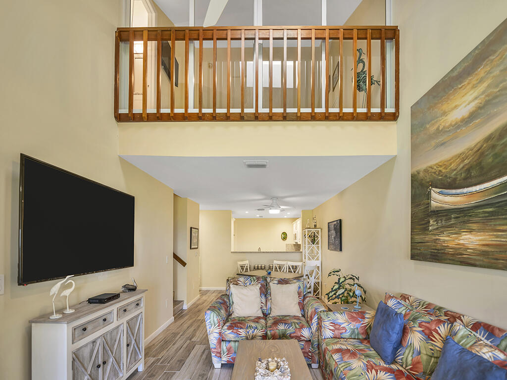 9812 Leeward Avenue 30' Boat Slip Property Photo 3