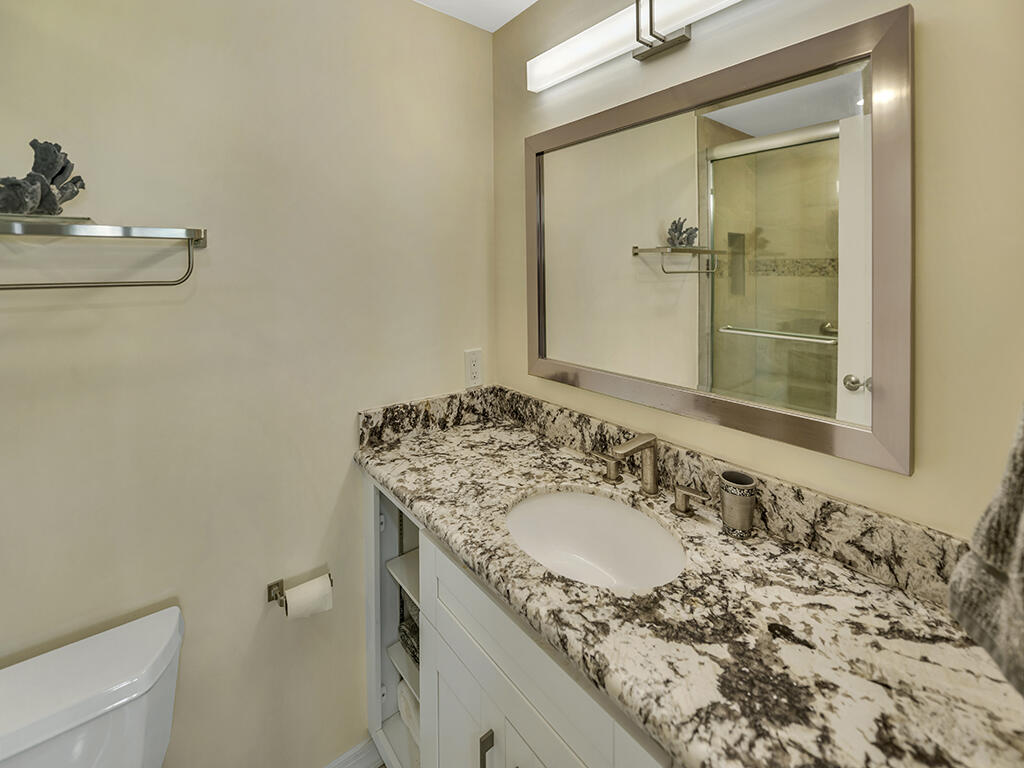 9812 Leeward Avenue 30' Boat Slip Property Photo 14