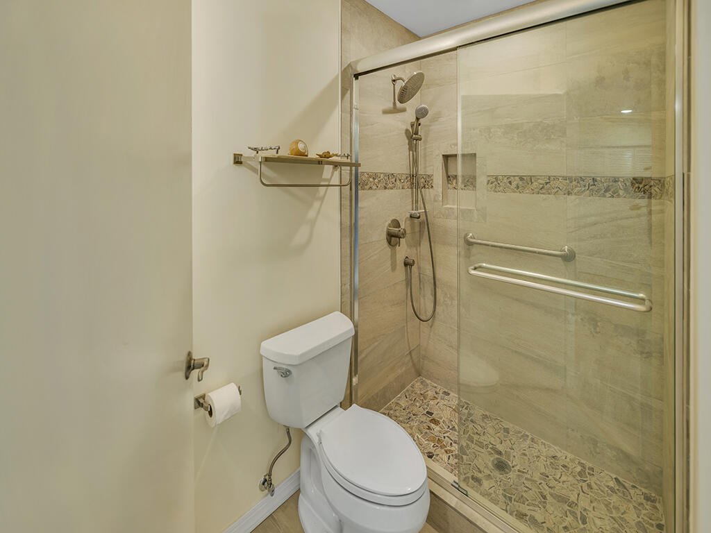 9812 Leeward Avenue 30' Boat Slip Property Photo 19