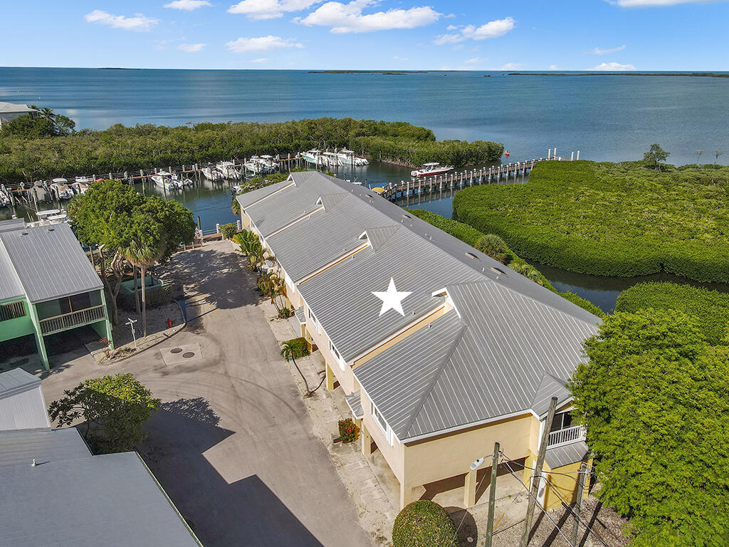 9812 Leeward Avenue 30' Boat Slip Property Photo 26