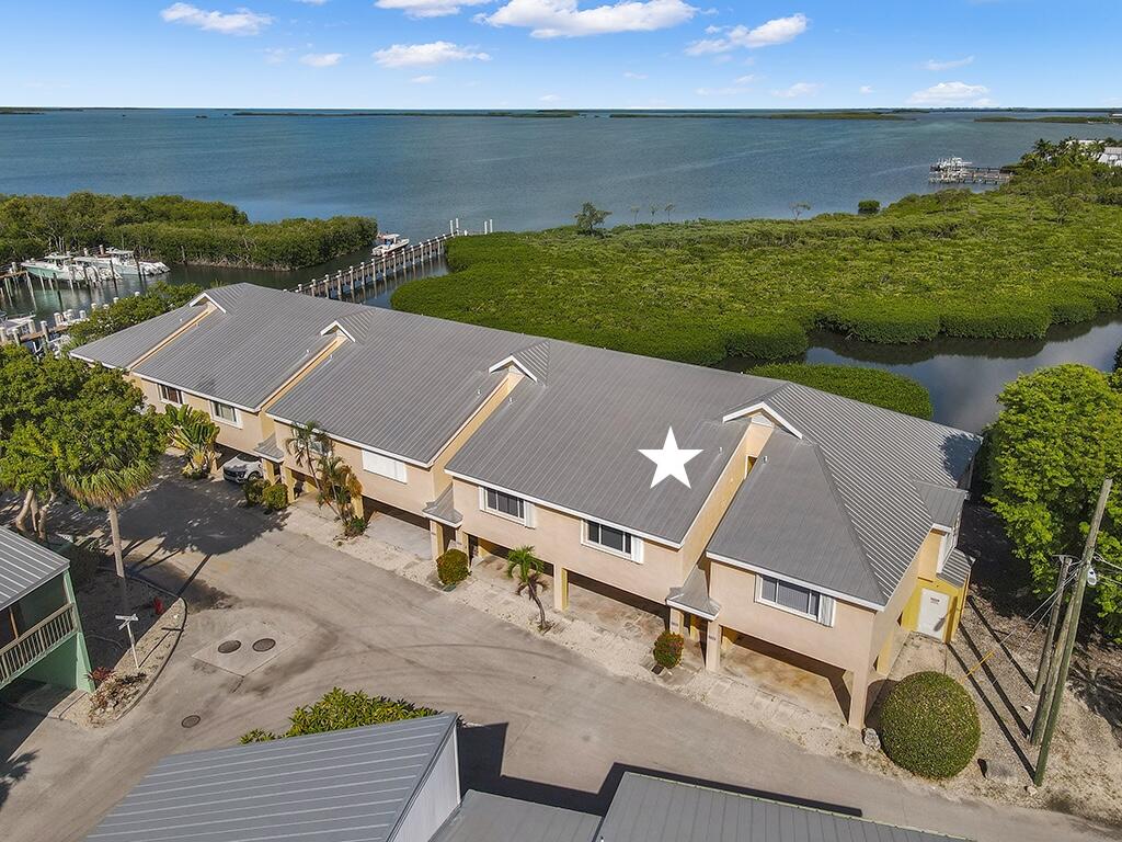 9812 Leeward Avenue 30' Boat Slip Property Photo 27