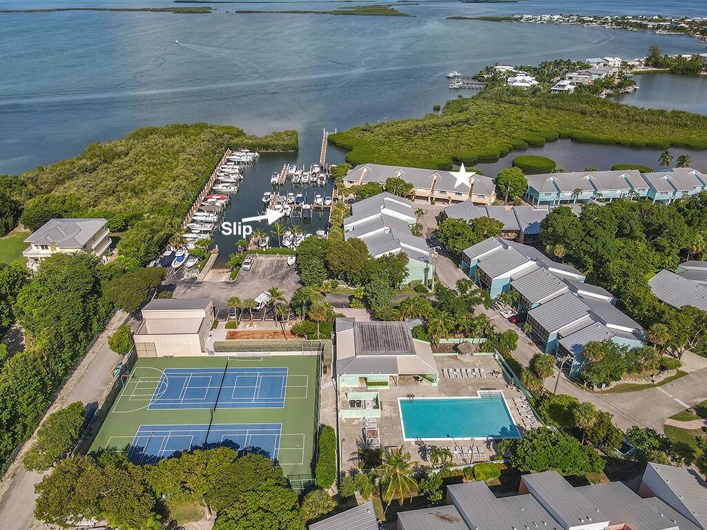 9812 Leeward Avenue 30' Boat Slip Property Photo 28